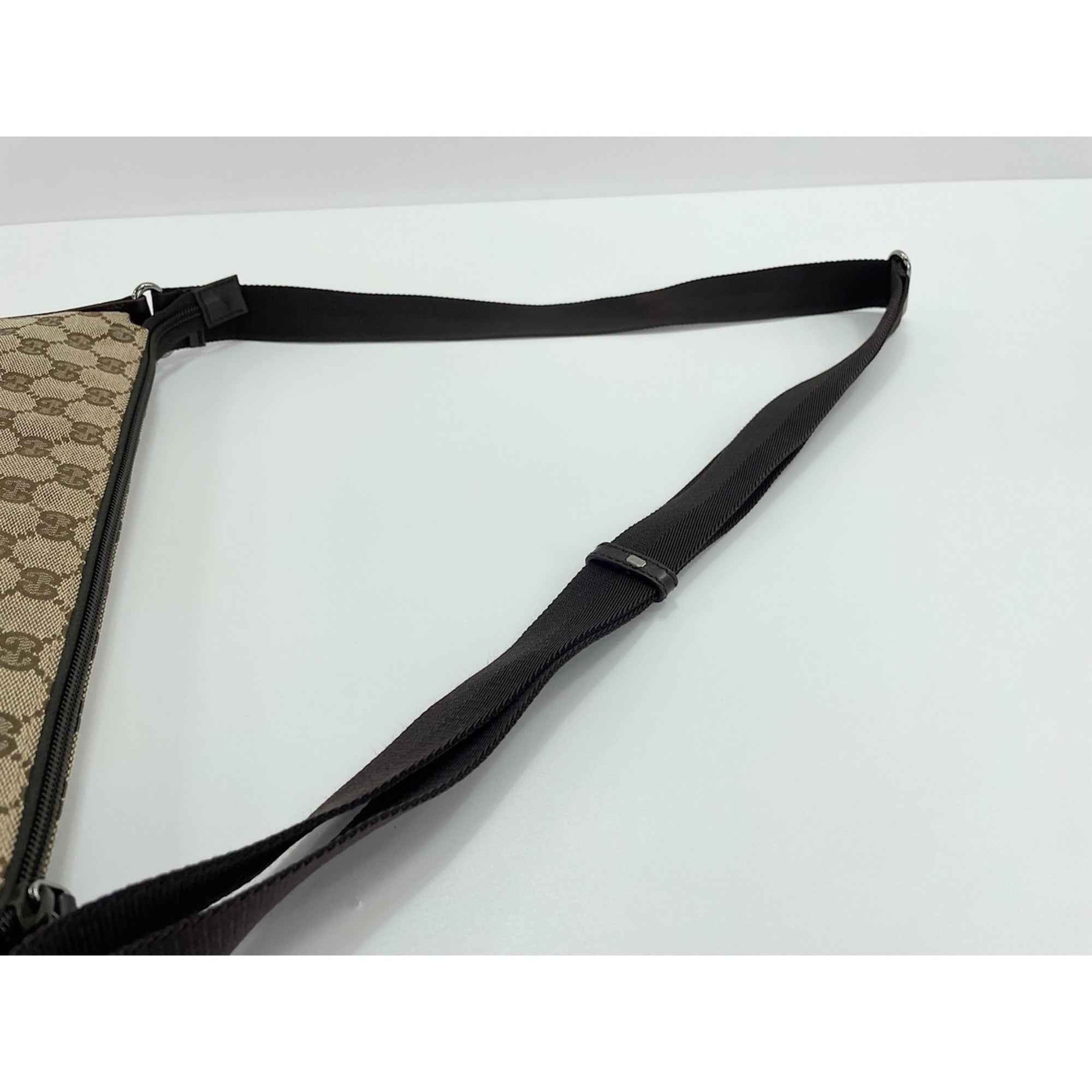 Gucci Brown Clear Gg Canvas Shoulder Bag (Pre-Owned)