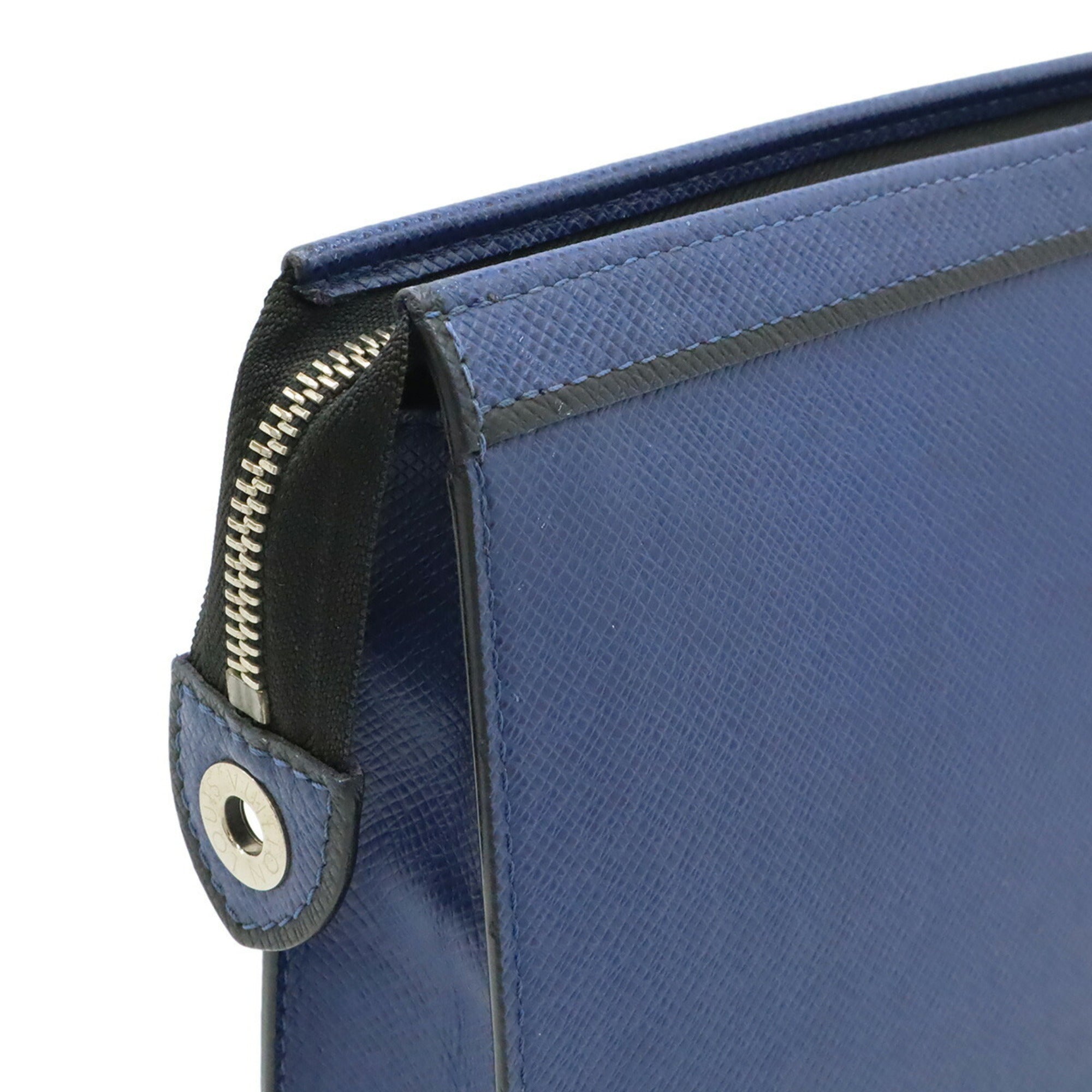 Louis Vuitton Blue Cobalt Taiga Leather Leather Clutch Bag Pochette (Pre-Owned)