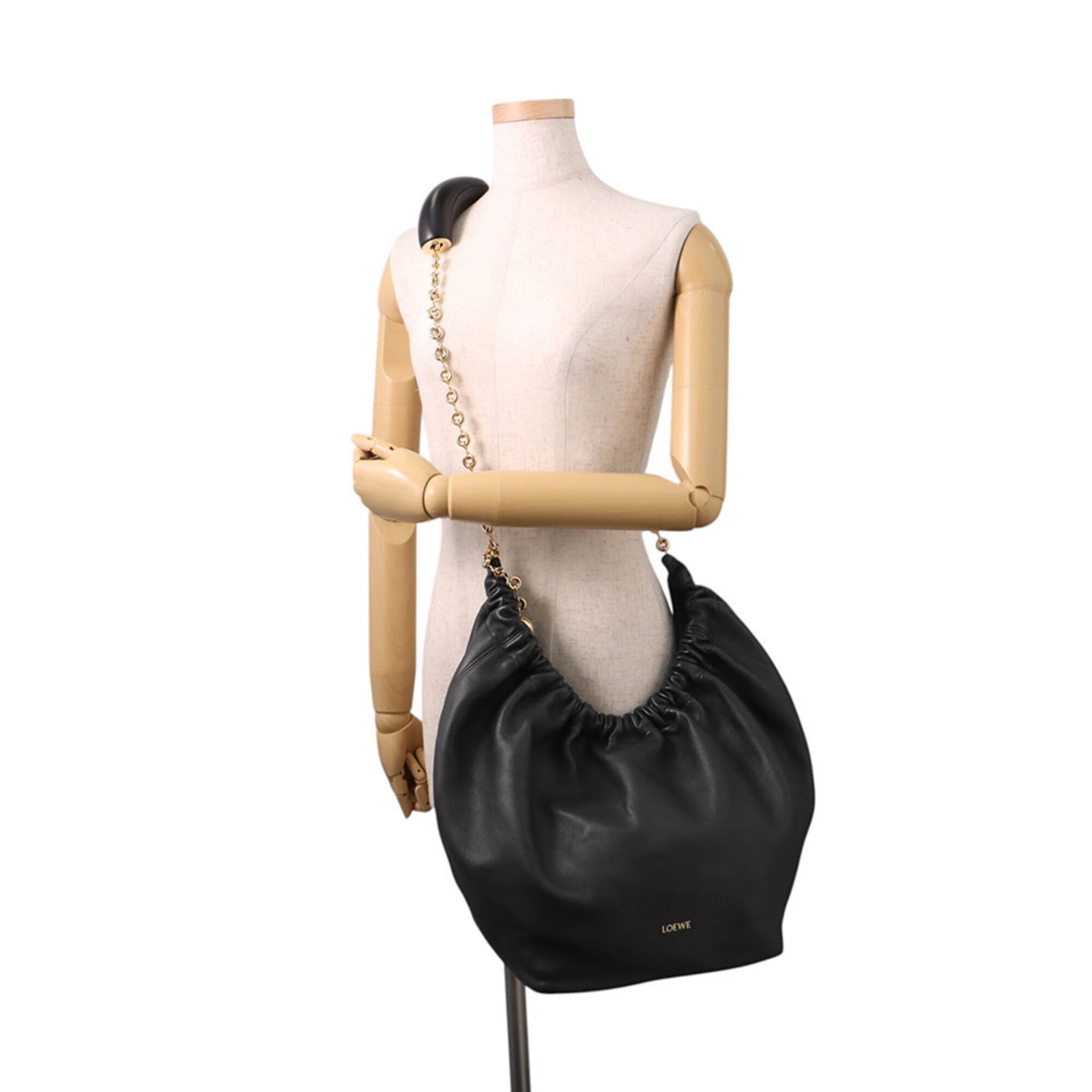 Loewe Black Leather Shoulder Bag (Pre-Owned)