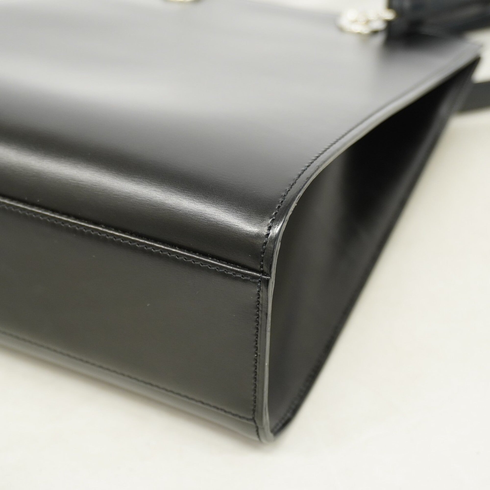 Cartier Black Leather Shoulder Bag (Pre-Owned)