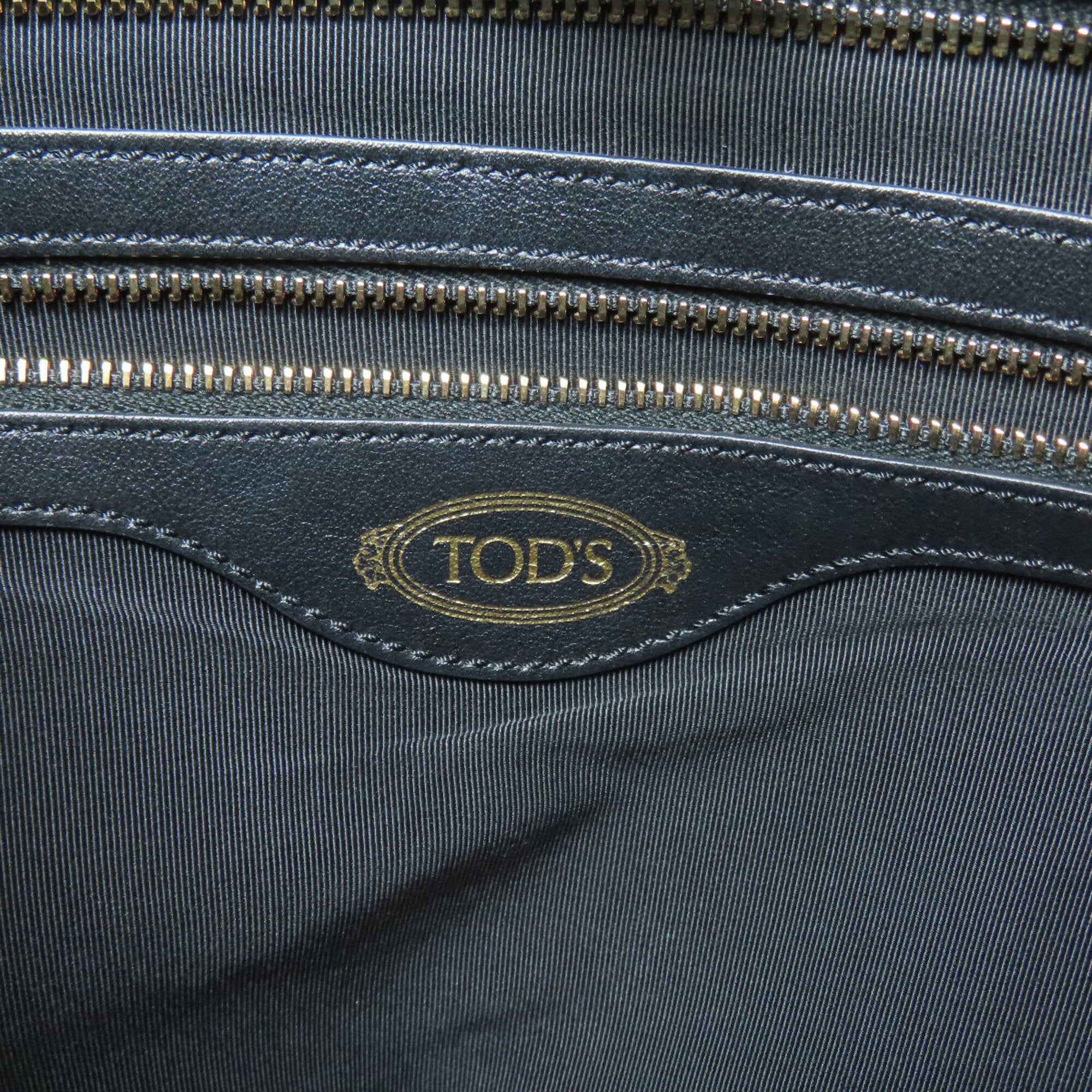 Tod's Black Leather Shoulder Bag (Pre-Owned)