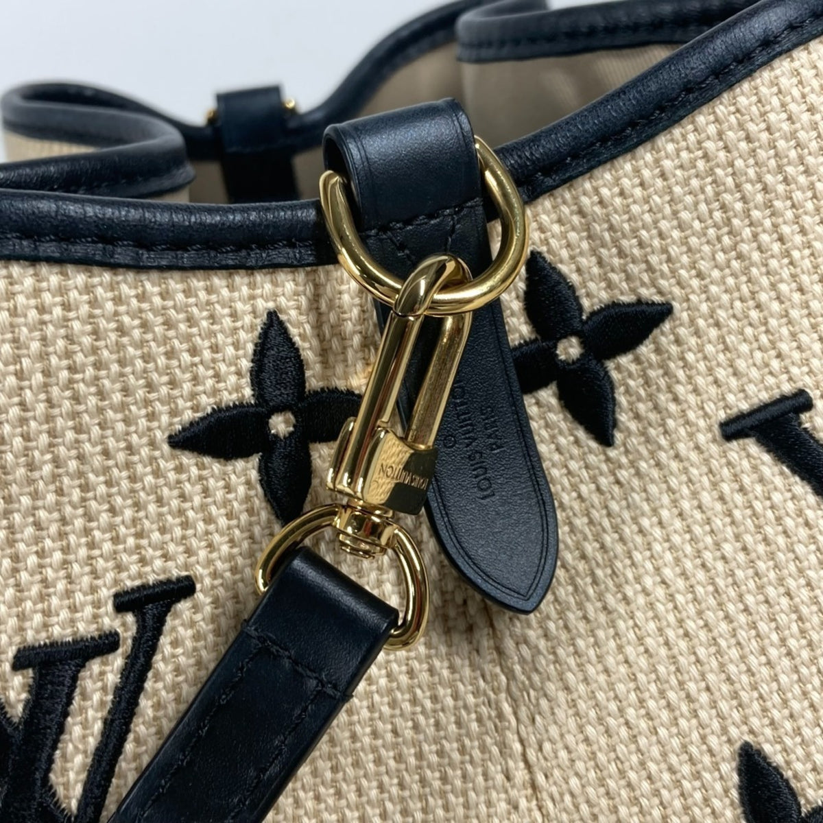 Louis Vuitton Beige Black Cotton Leather Shoulder Bag (Pre-Owned)