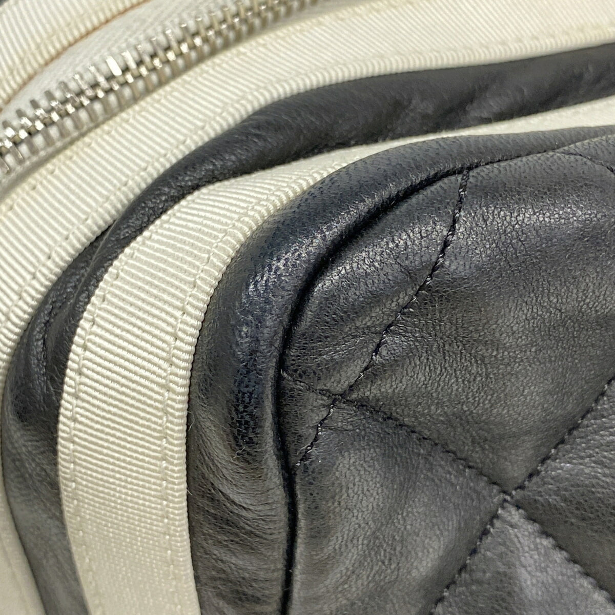 Chanel Black Leather Tote Bag (Pre-Owned)