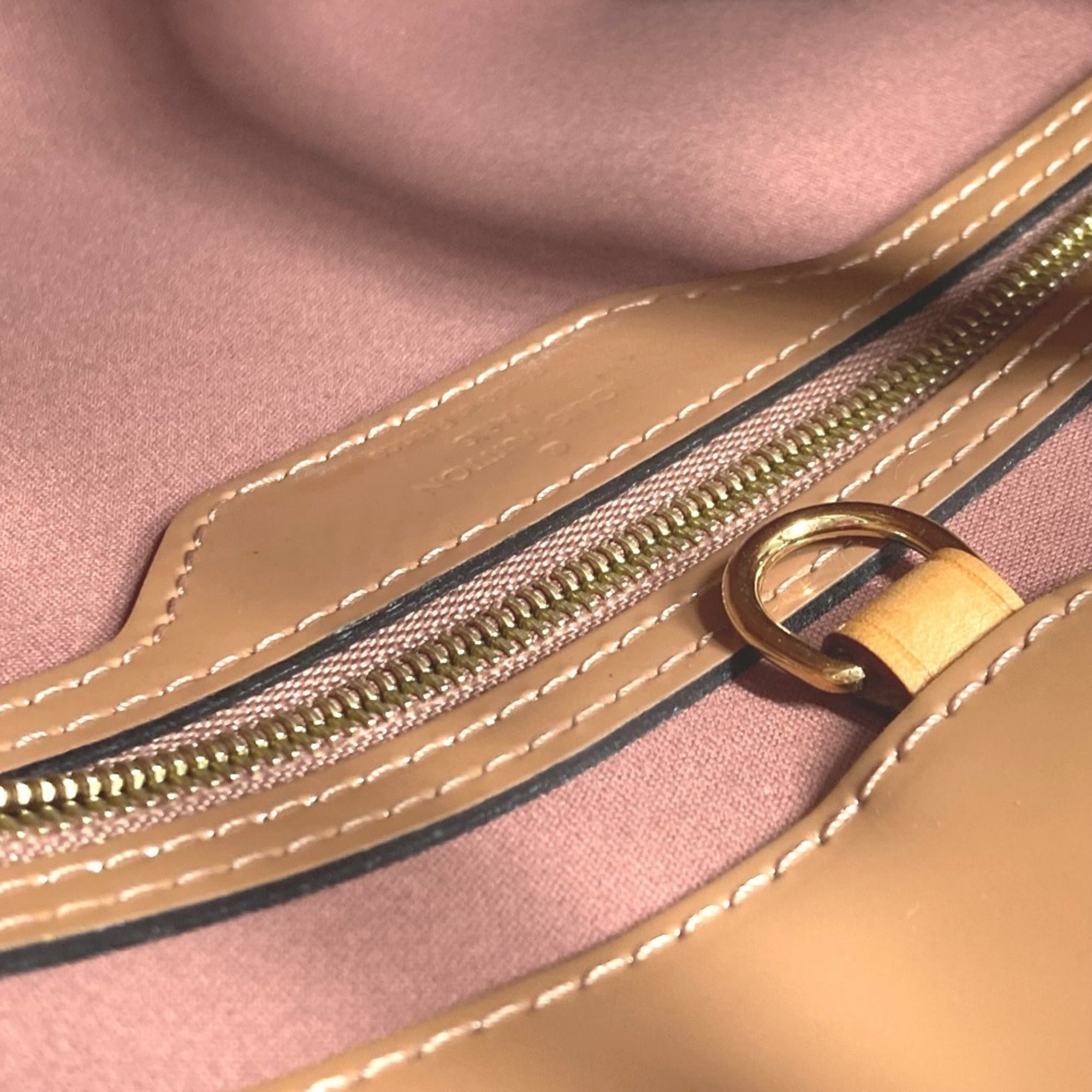 Louis Vuitton Monogram Vernis Beige Rose Velours Monogram Vernis Handbag Tote Bag (Pre-Owned)