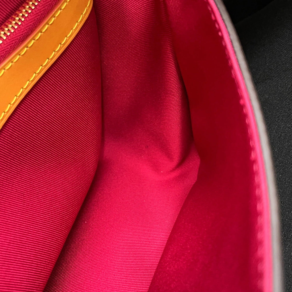 Louis Vuitton Monogram Fuchsia Monogram Handbag Shoulder Bag (Pre-Owned)