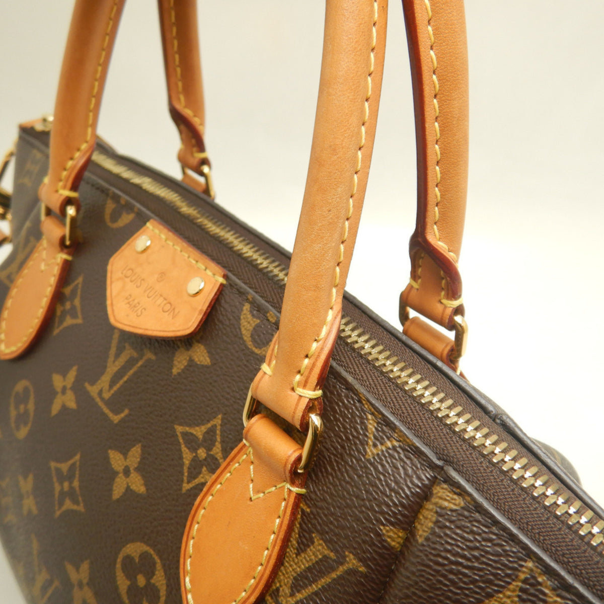 Louis Vuitton Brown Monogram Monogram Canvas Handbag (Pre-Owned)