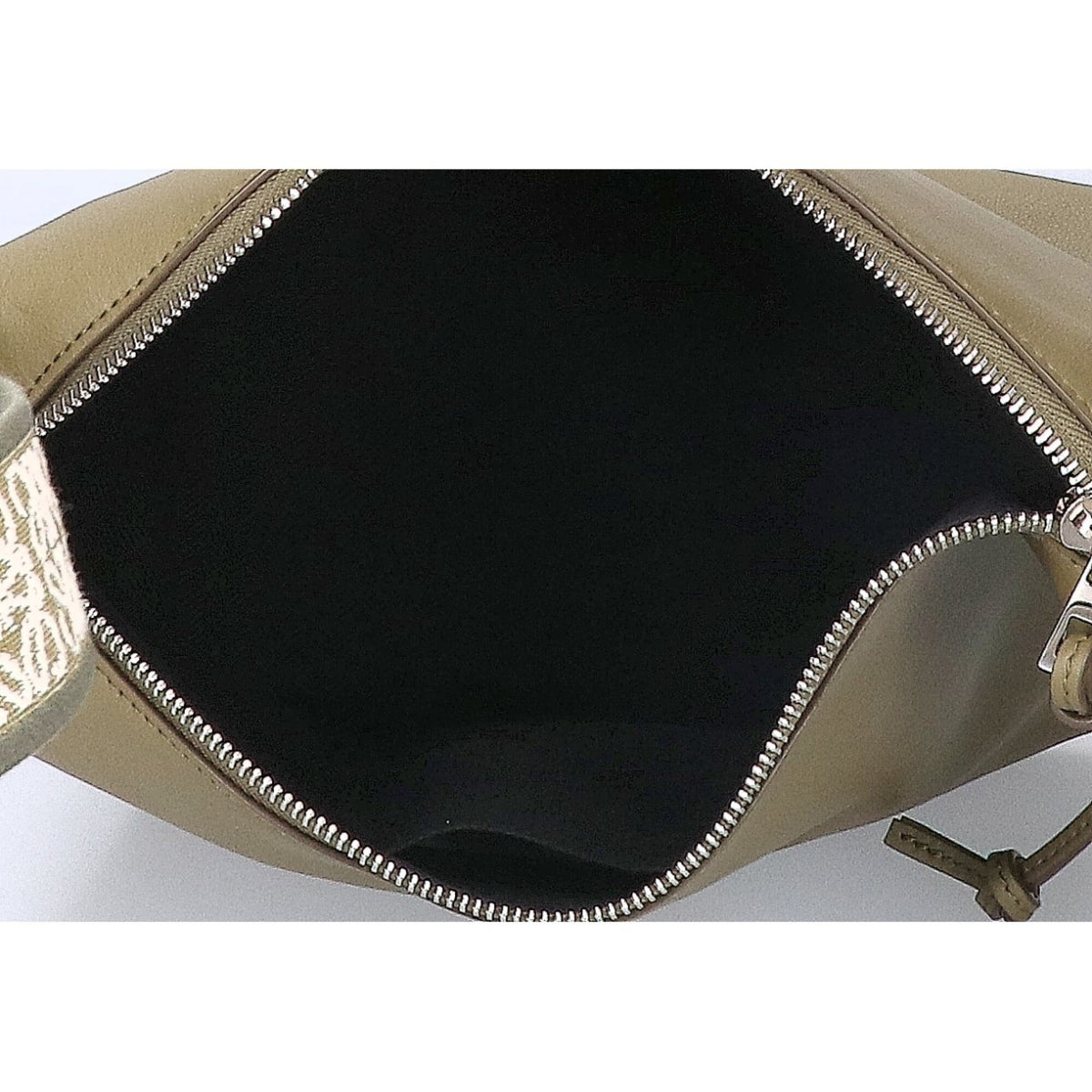 Loewe Green Khaki Leather Crossbody Bag Shoulder Bag (Pre-Owned)