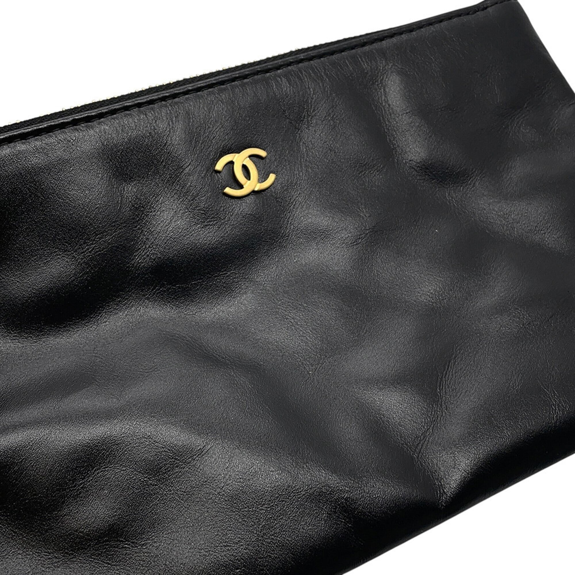 Chanel Black Leather Handbag Shoulder Bag (Pre-Owned)