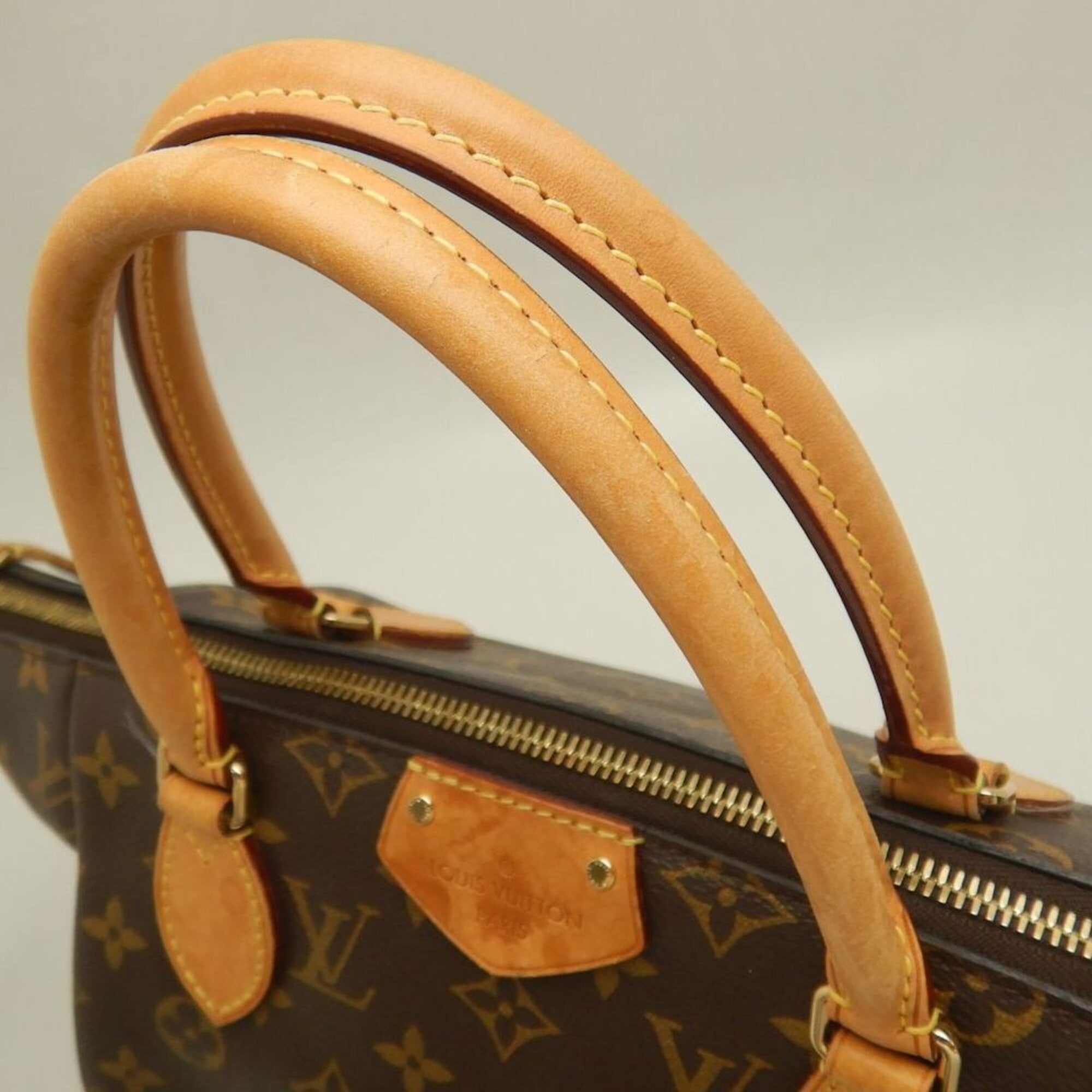 Louis Vuitton Brown Monogram Monogram Canvas Handbag (Pre-Owned)