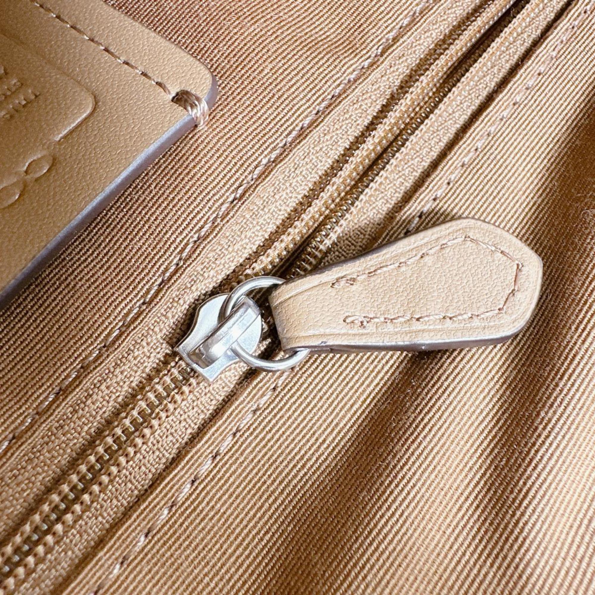 Coach Beige Leather Handbag (Pre-Owned)
