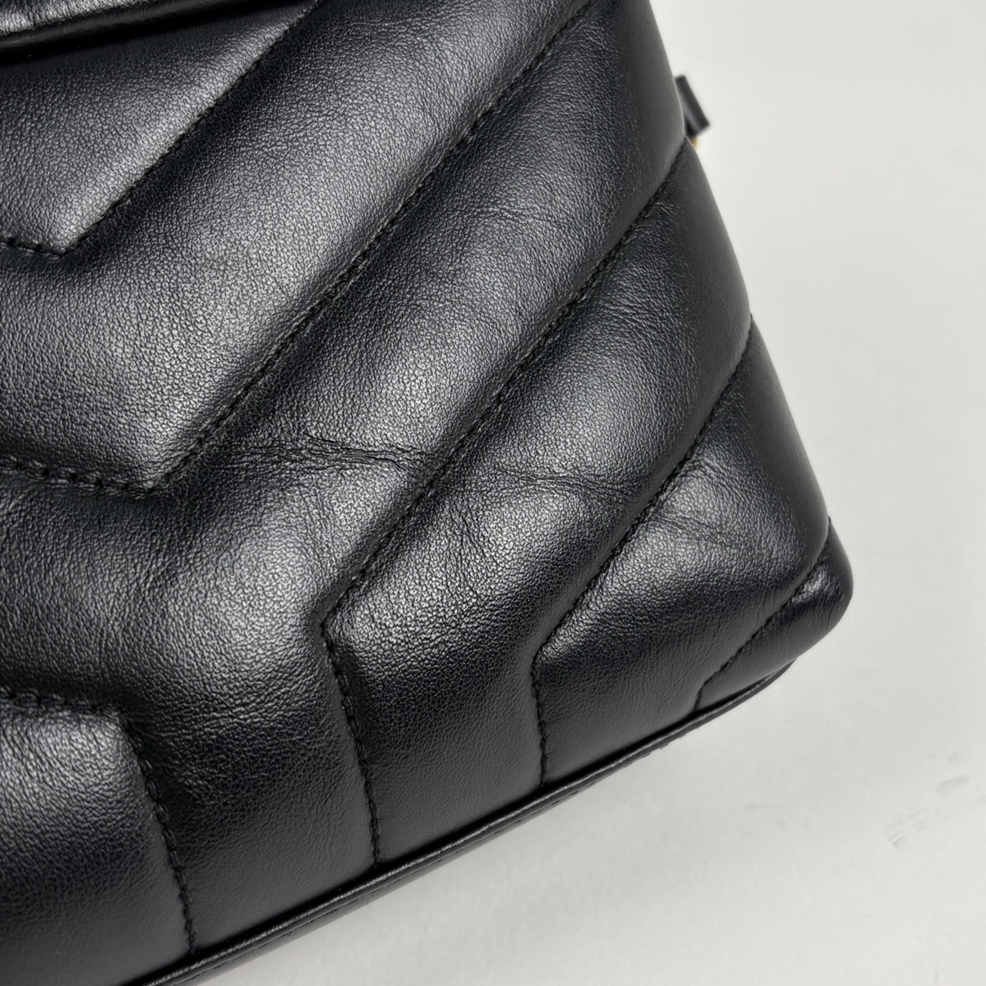 Yves Saint Laurent Black Leather Shoulder Bag (Pre-Owned)
