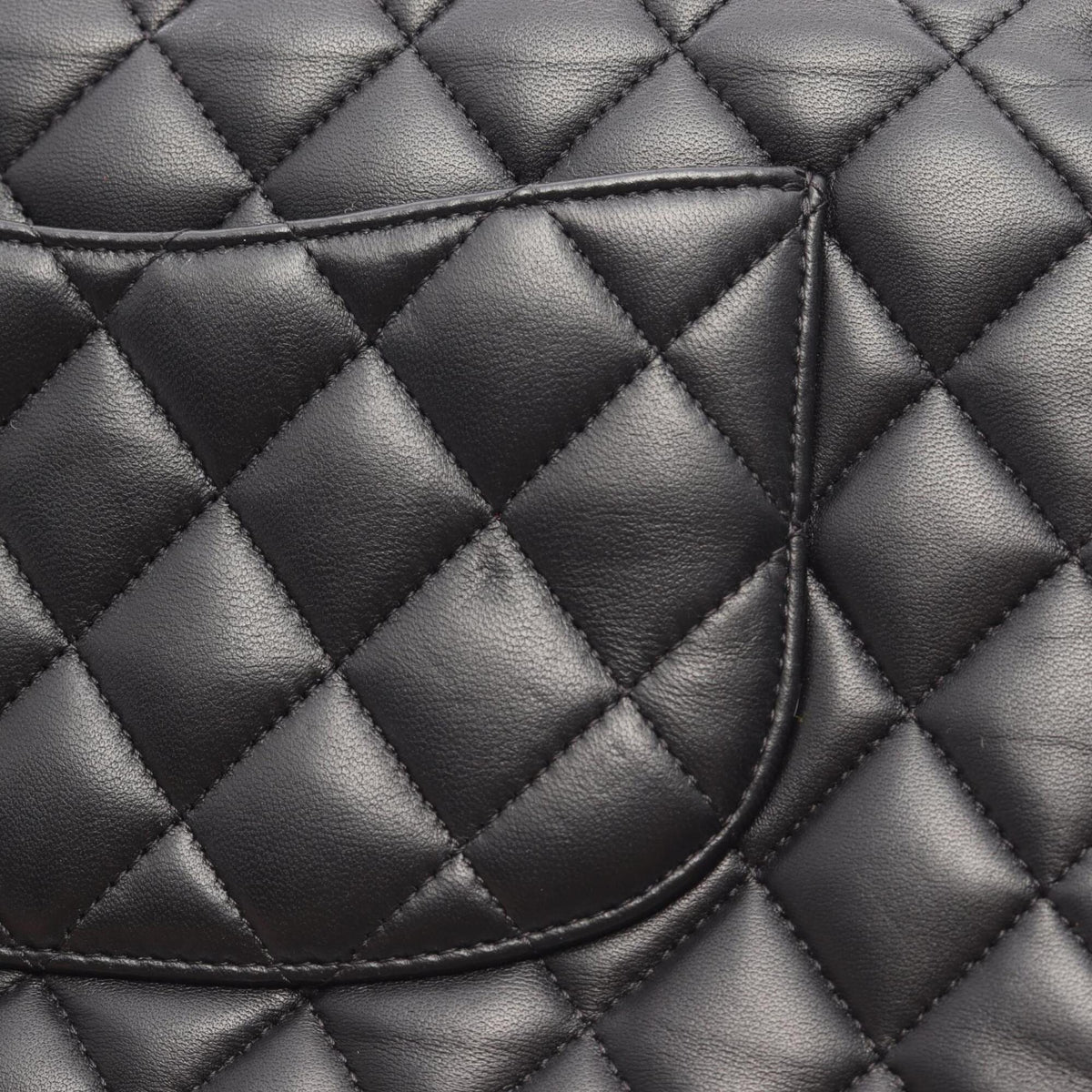 Chanel Black Leather Handbag Shoulder Bag (Pre-Owned)