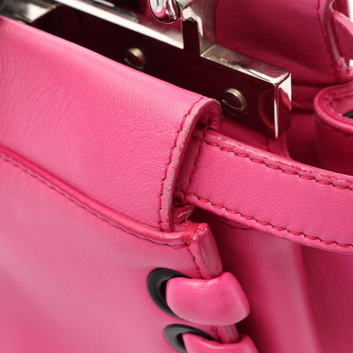 Fendi Pink Leather Handbag (Pre-Owned)