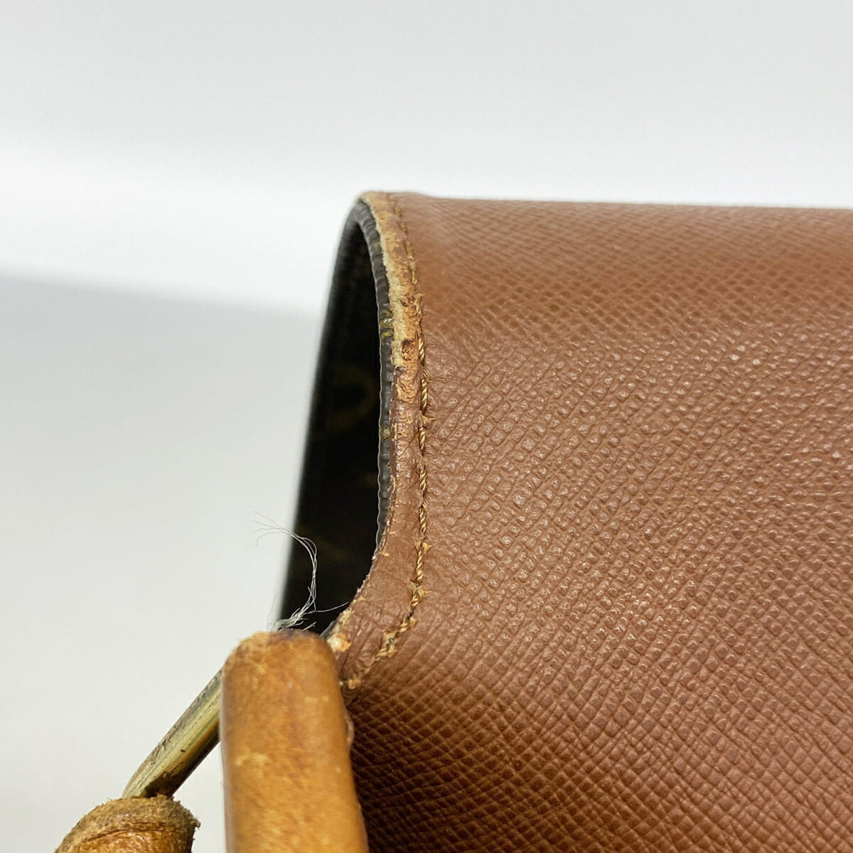 Louis Vuitton Brown Shoulder Bag (Pre-Owned)
