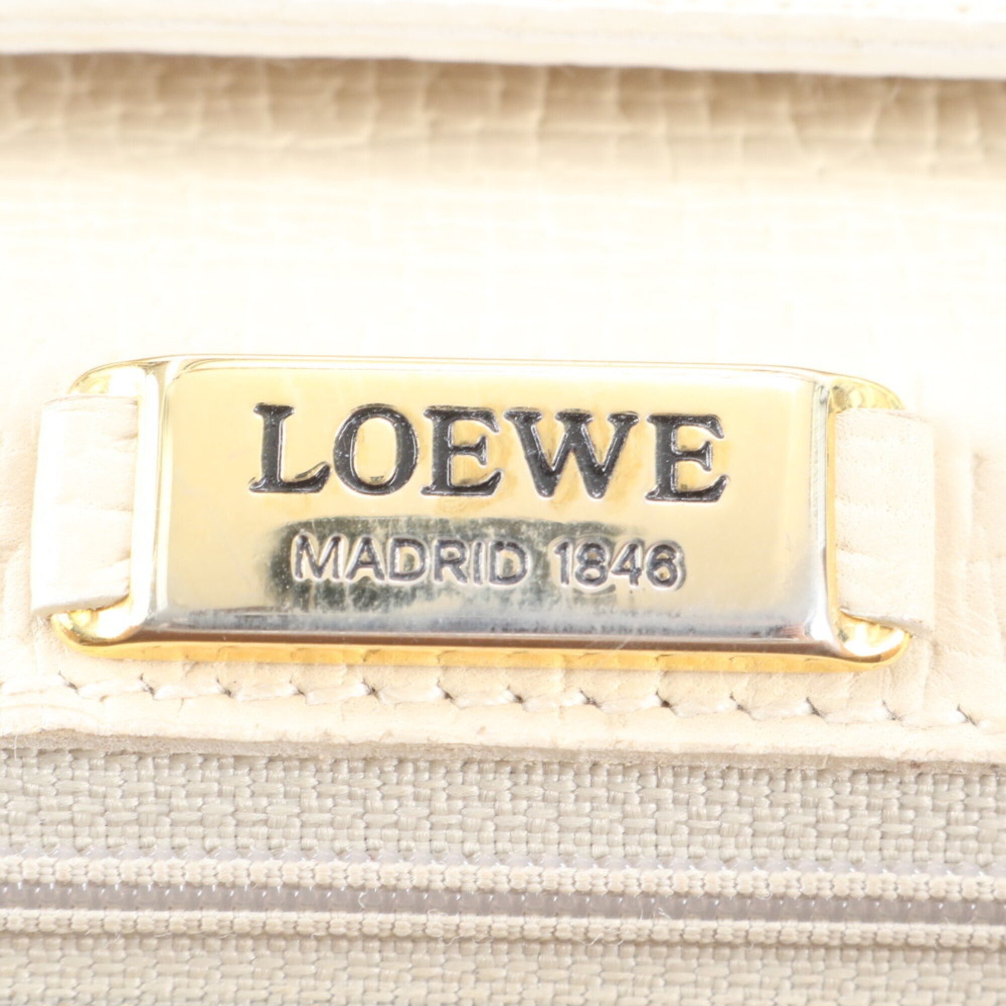 Loewe Barcelona Ivory Leather Handbag Shoulder Bag (Pre-Owned)