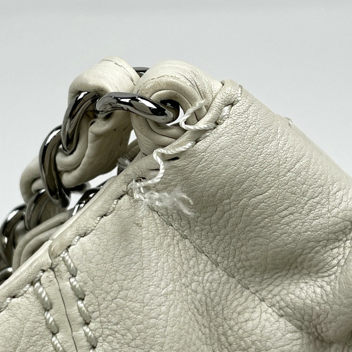 Chanel Ivory Leather Shoulder Bag (Pre-Owned)