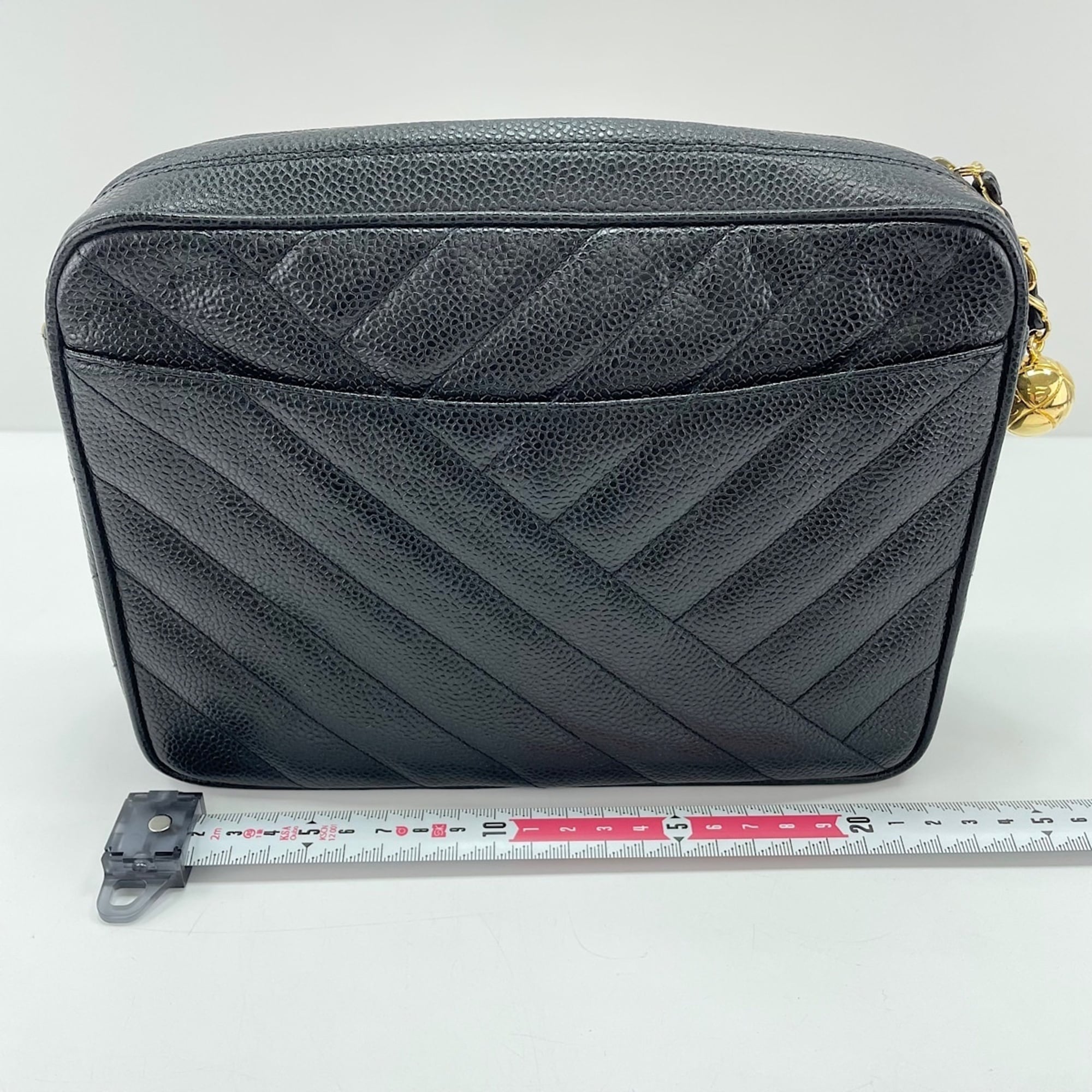 Chanel Black Shoulder Bag (Pre-Owned)