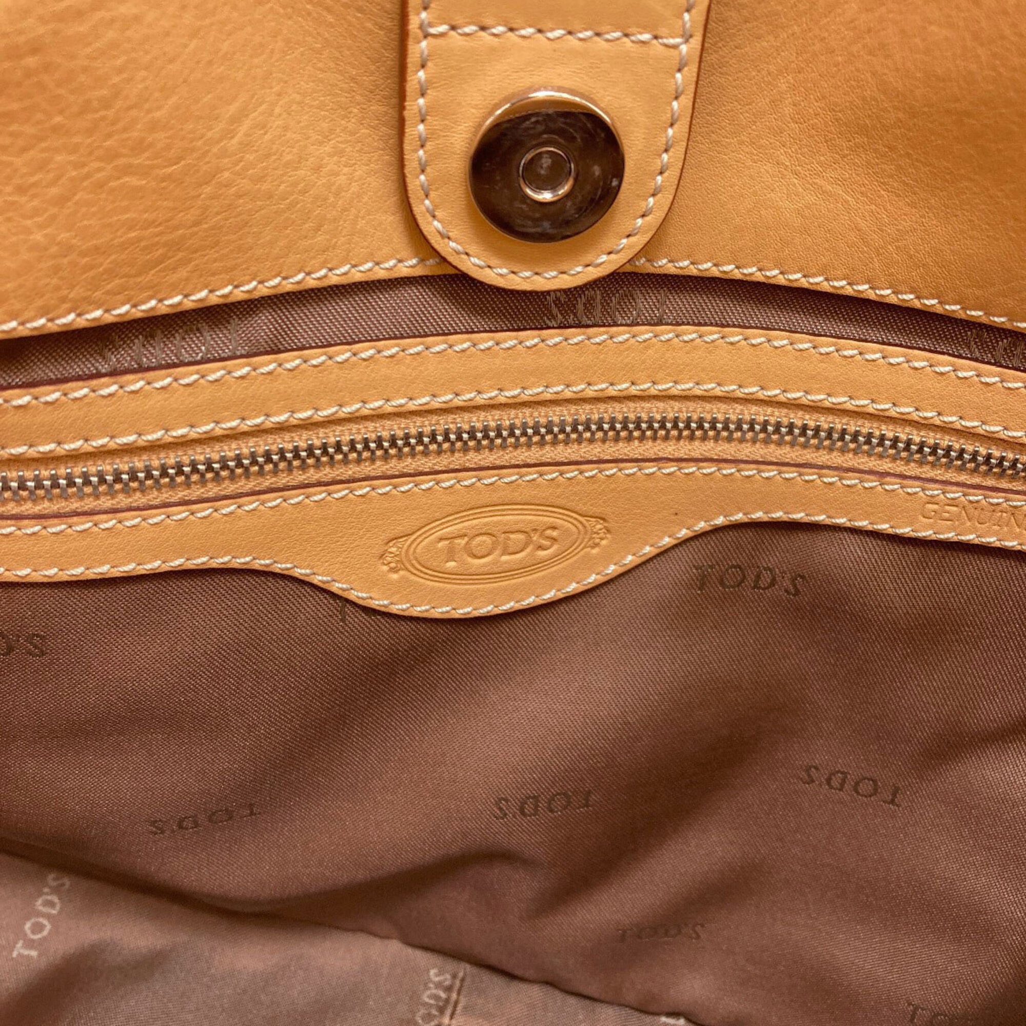 Tod's Beige Leather Handbag (Pre-Owned)