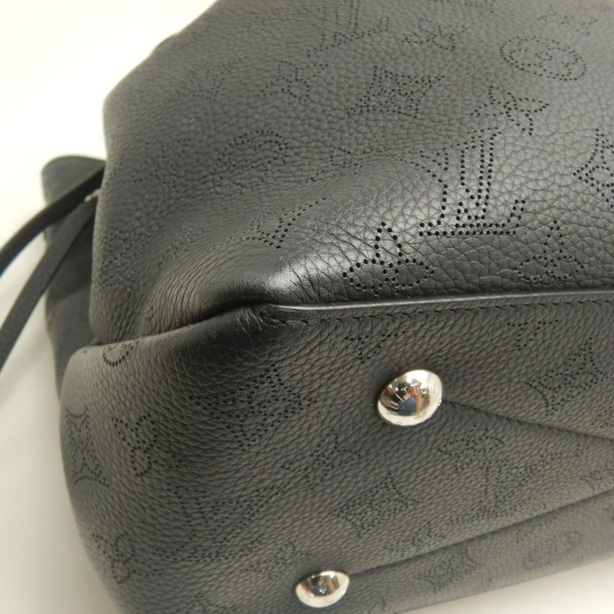 Louis Vuitton Mahina Noir Mahina Leather Tote Bag (Pre-Owned)