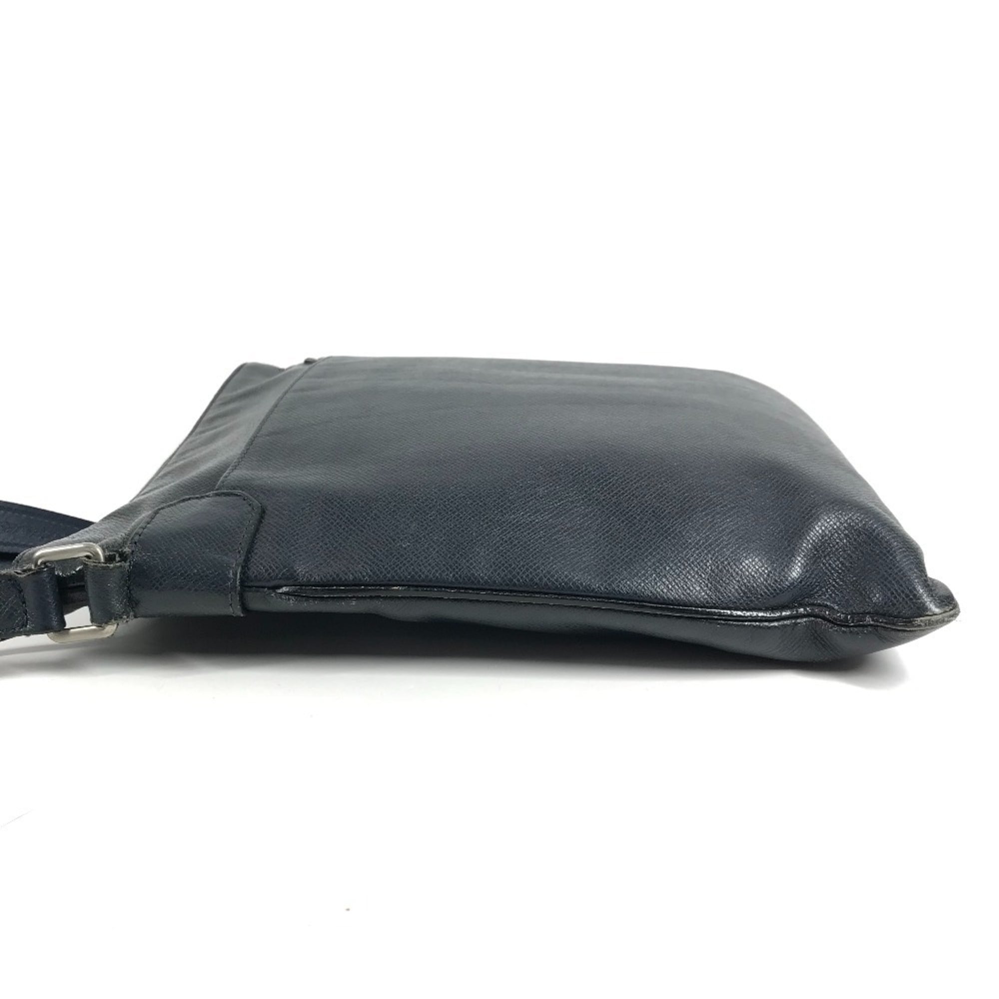 Louis Vuitton Navy Taiga Leather Pochette Shoulder Bag (Pre-Owned)