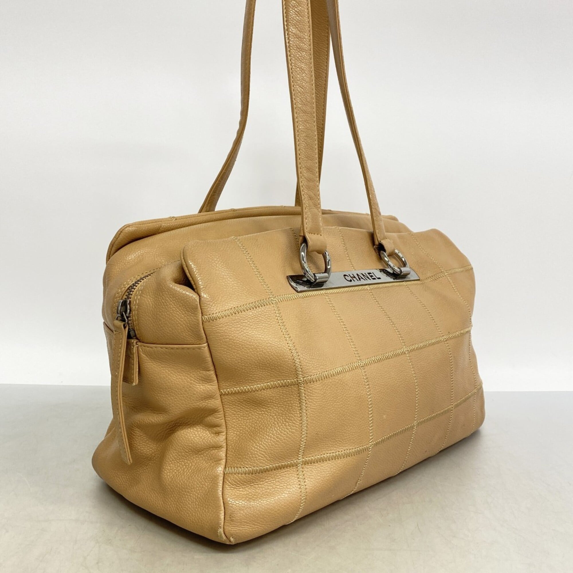 Chanel Brown Grained Calfskin Handbag (Pre-Owned)