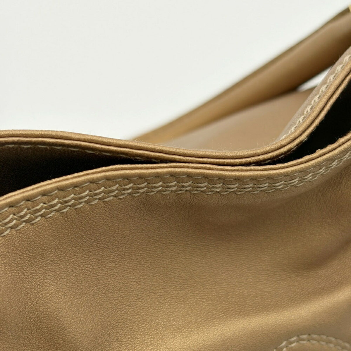 Loewe Gold Leather Tote Bag (Pre-Owned)