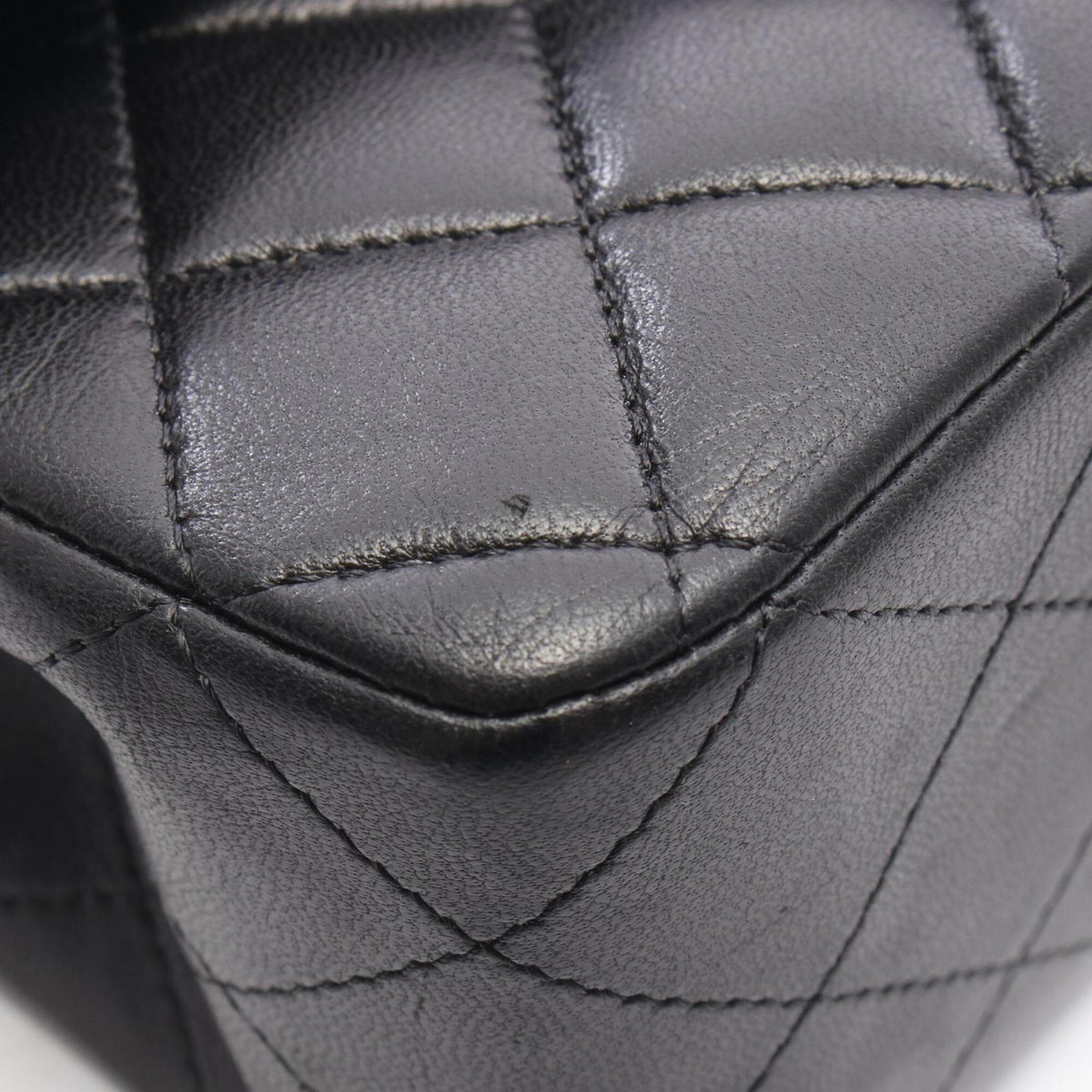 Chanel Black Leather Handbag Shoulder Bag (Pre-Owned)
