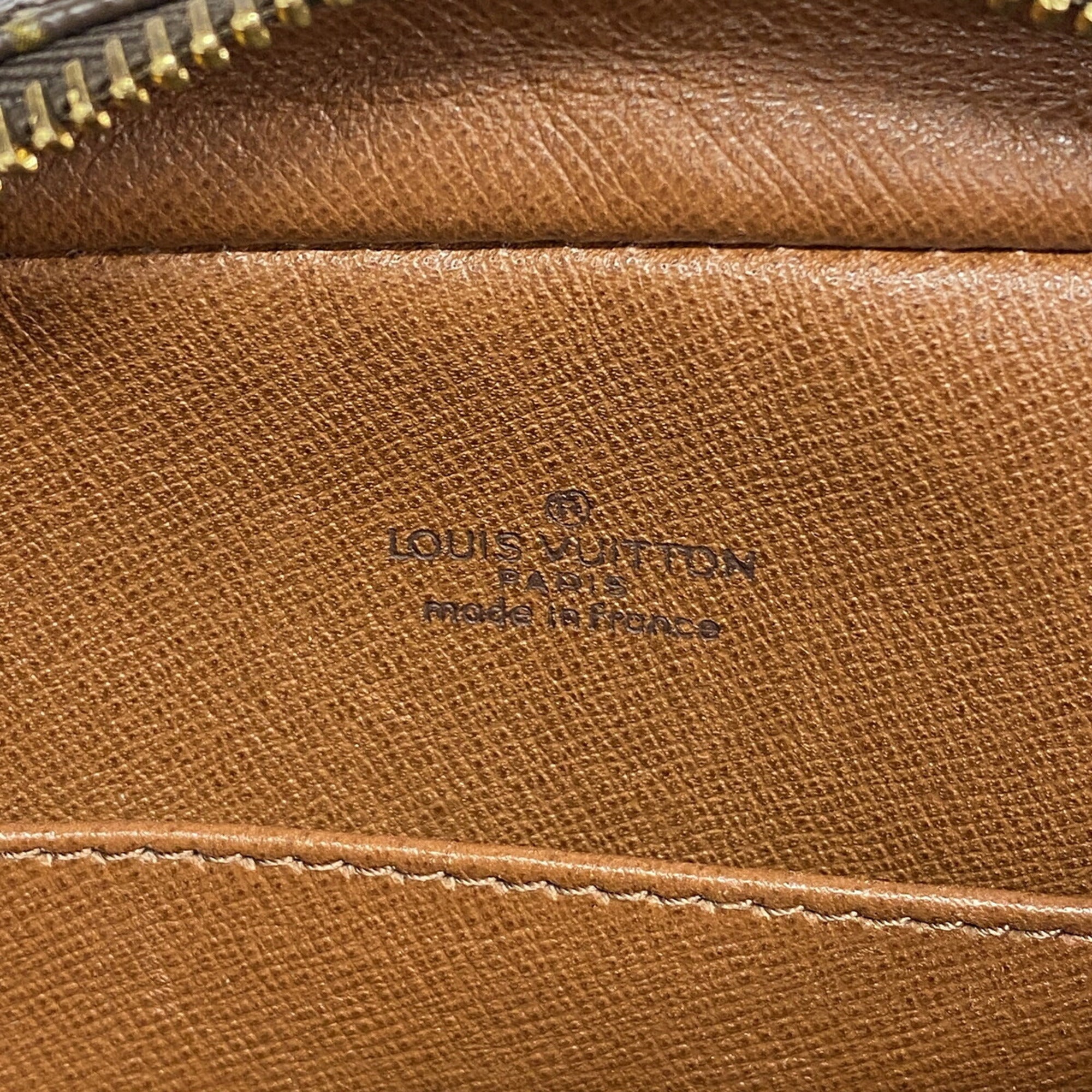 Louis Vuitton Brown Clutch Bag (Pre-Owned)