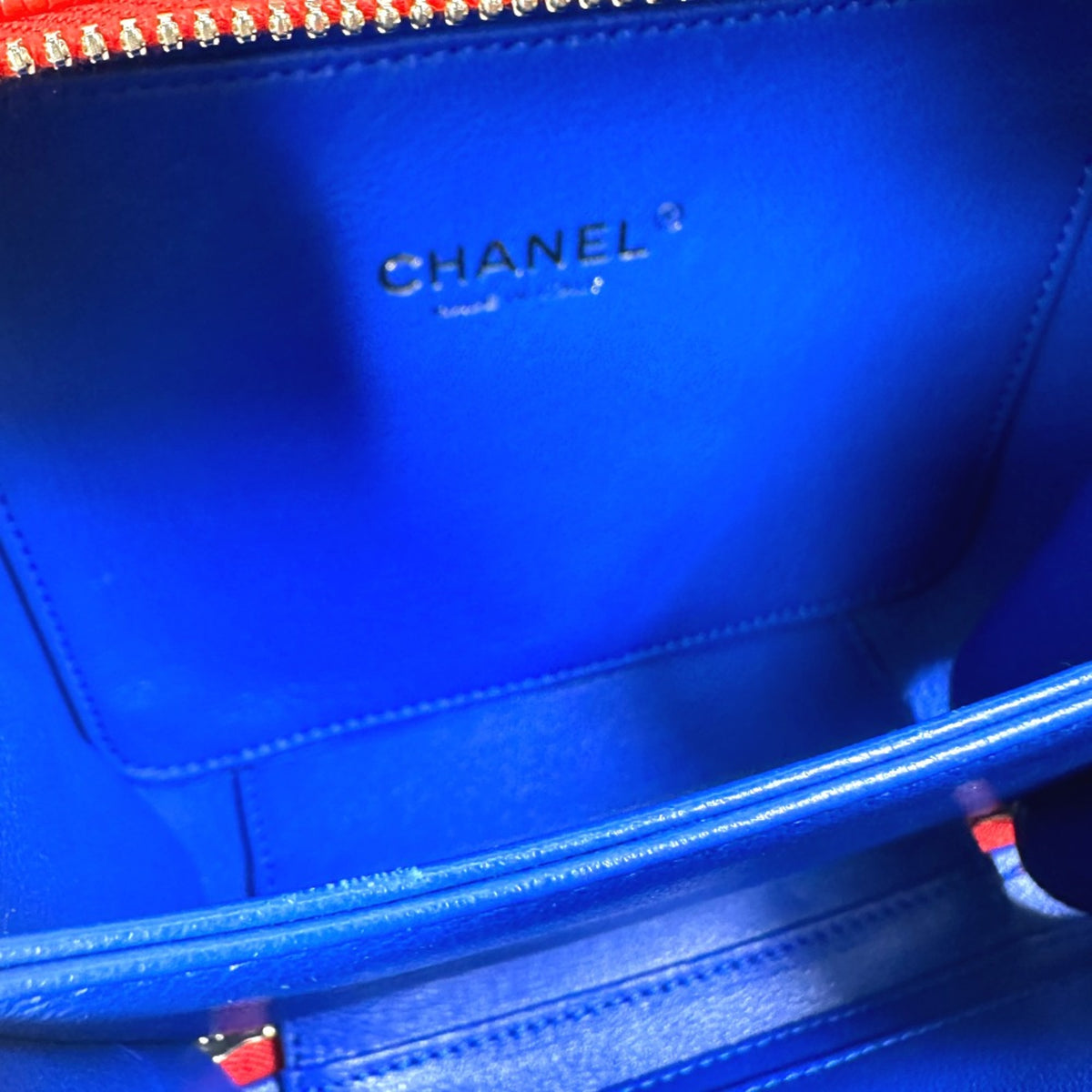 Chanel Red Leather Shoulder Bag (Pre-Owned)