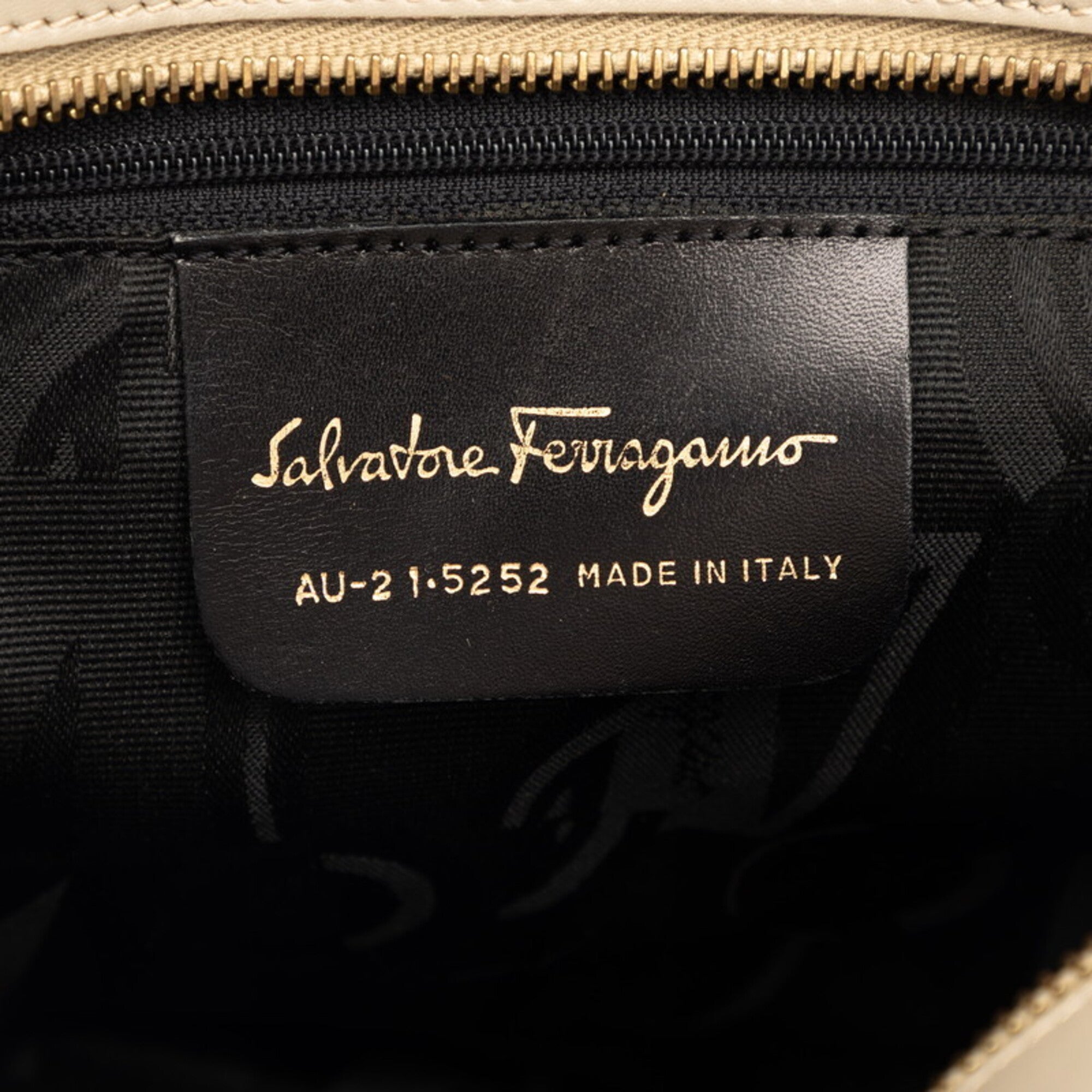 Salvatore Ferragamo Beige Canvas Leather Shoulder Bag (Pre-Owned)