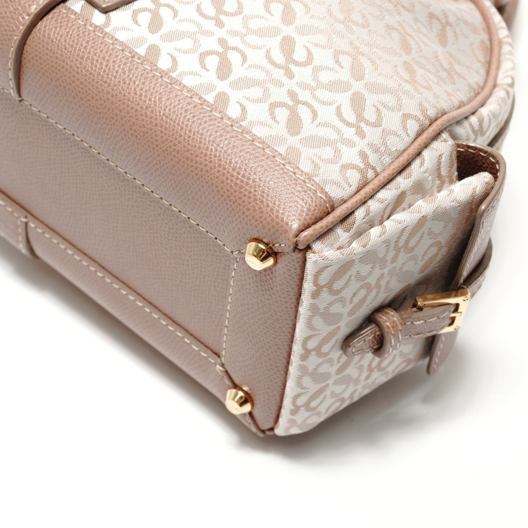 Loewe Beige Handbag (Pre-Owned)