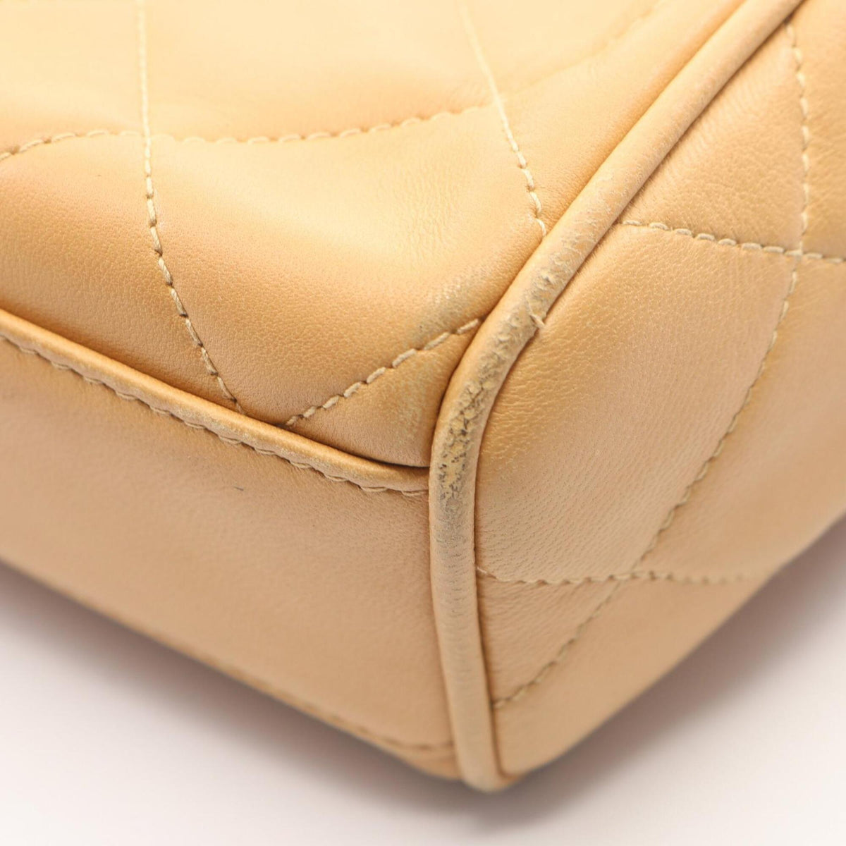 Chanel Beige Leather Handbag Shoulder Bag (Pre-Owned)