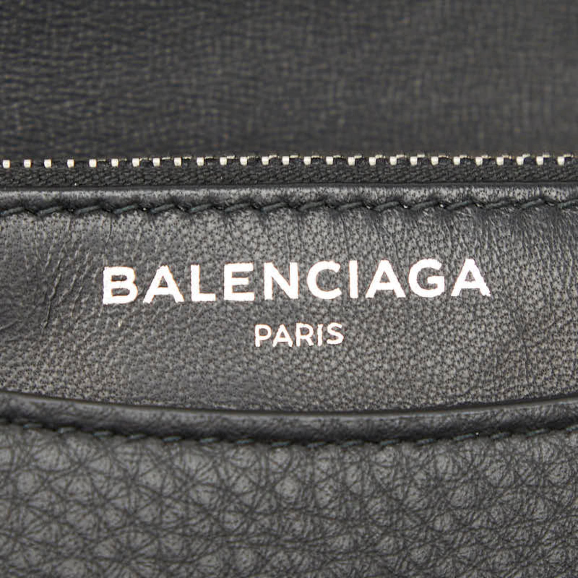 Balenciaga Black Leather Shoulder Bag (Pre-Owned)