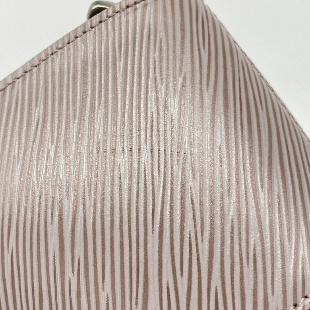 Louis Vuitton Lilac Coin Purse/Coin Case (Pre-Owned)