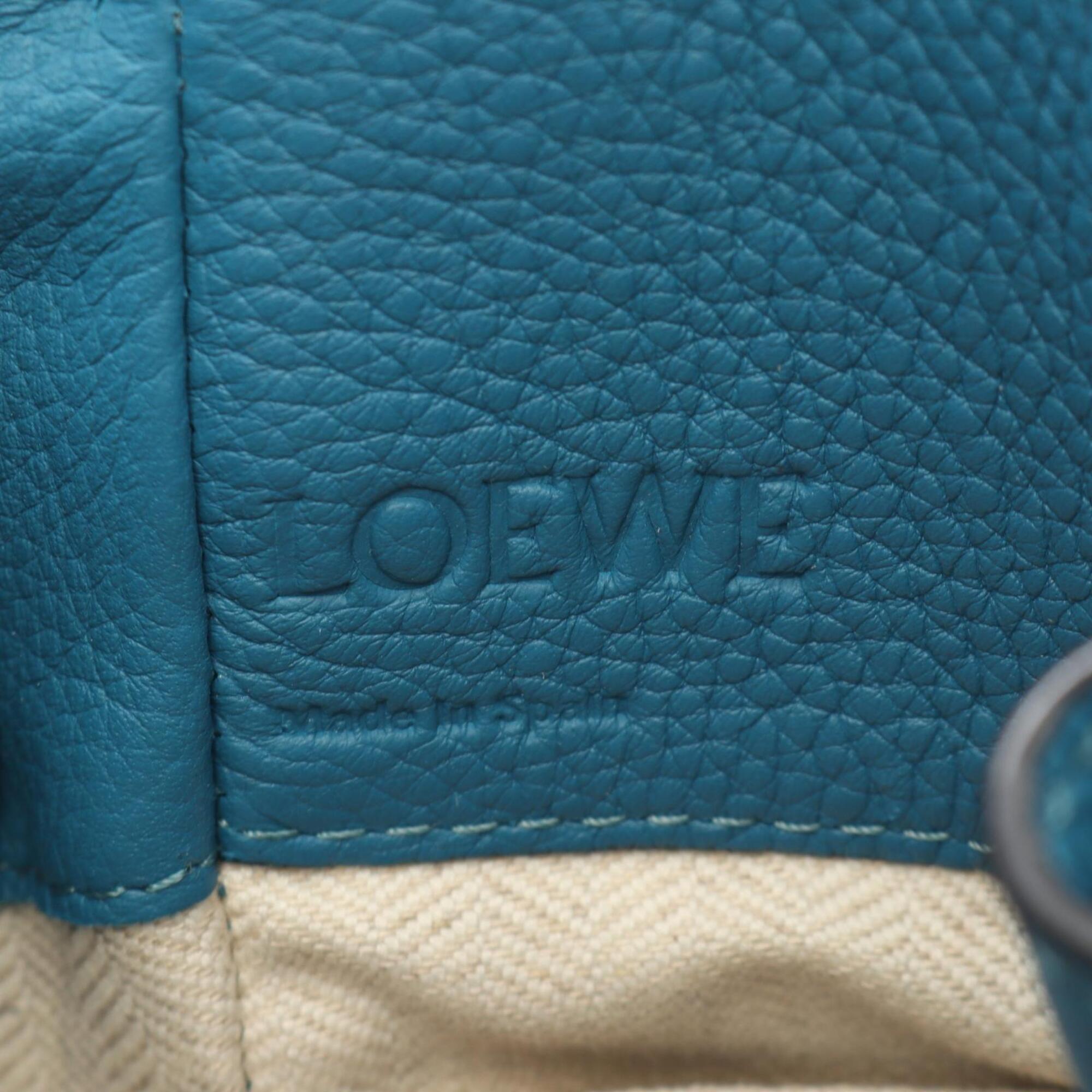 Loewe Green Leather Handbag (Pre-Owned)