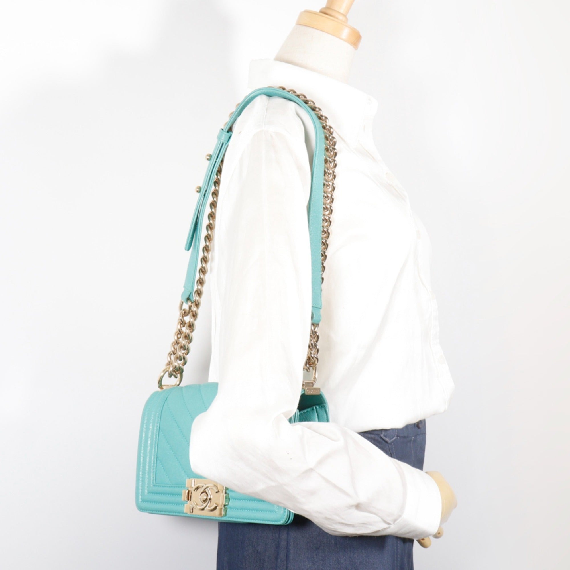 Chanel Boy Chanel Green Grained Calfskin Shoulder Bag (Pre-Owned)