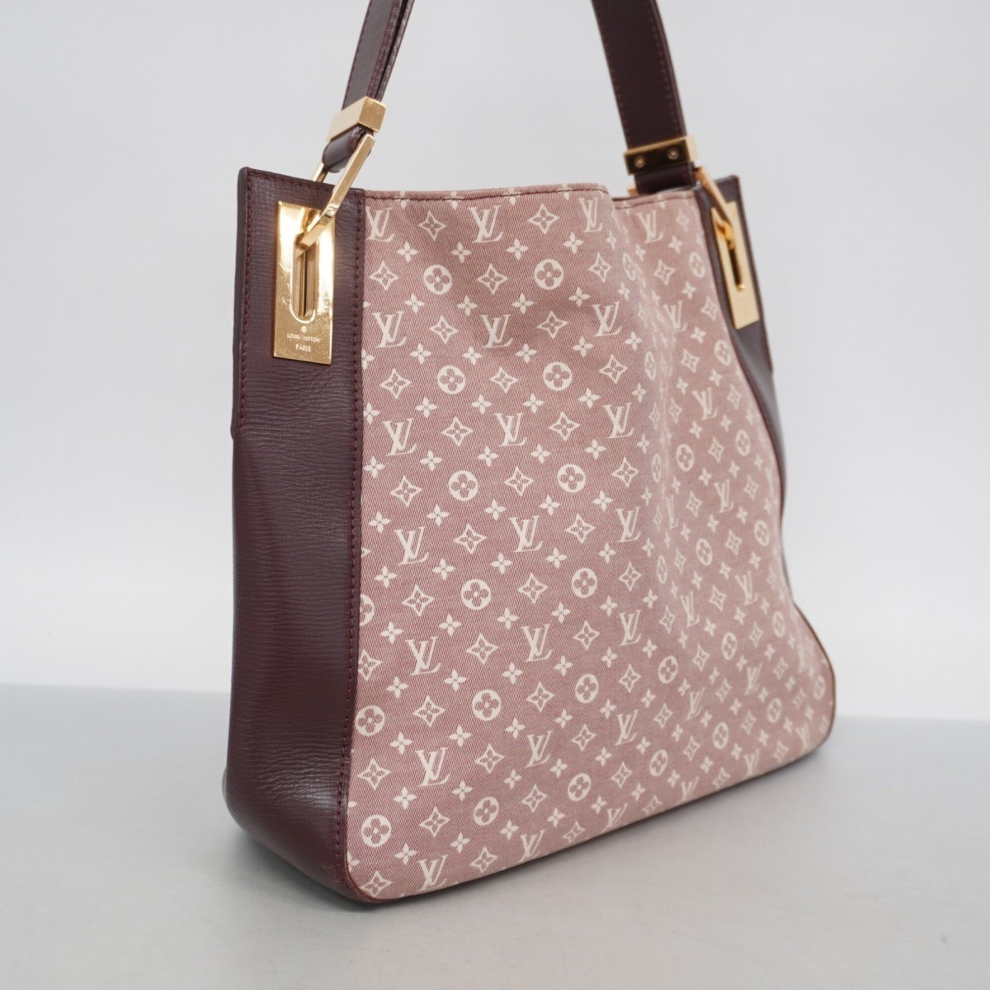 Louis Vuitton Sepia Shoulder Bag (Pre-Owned)