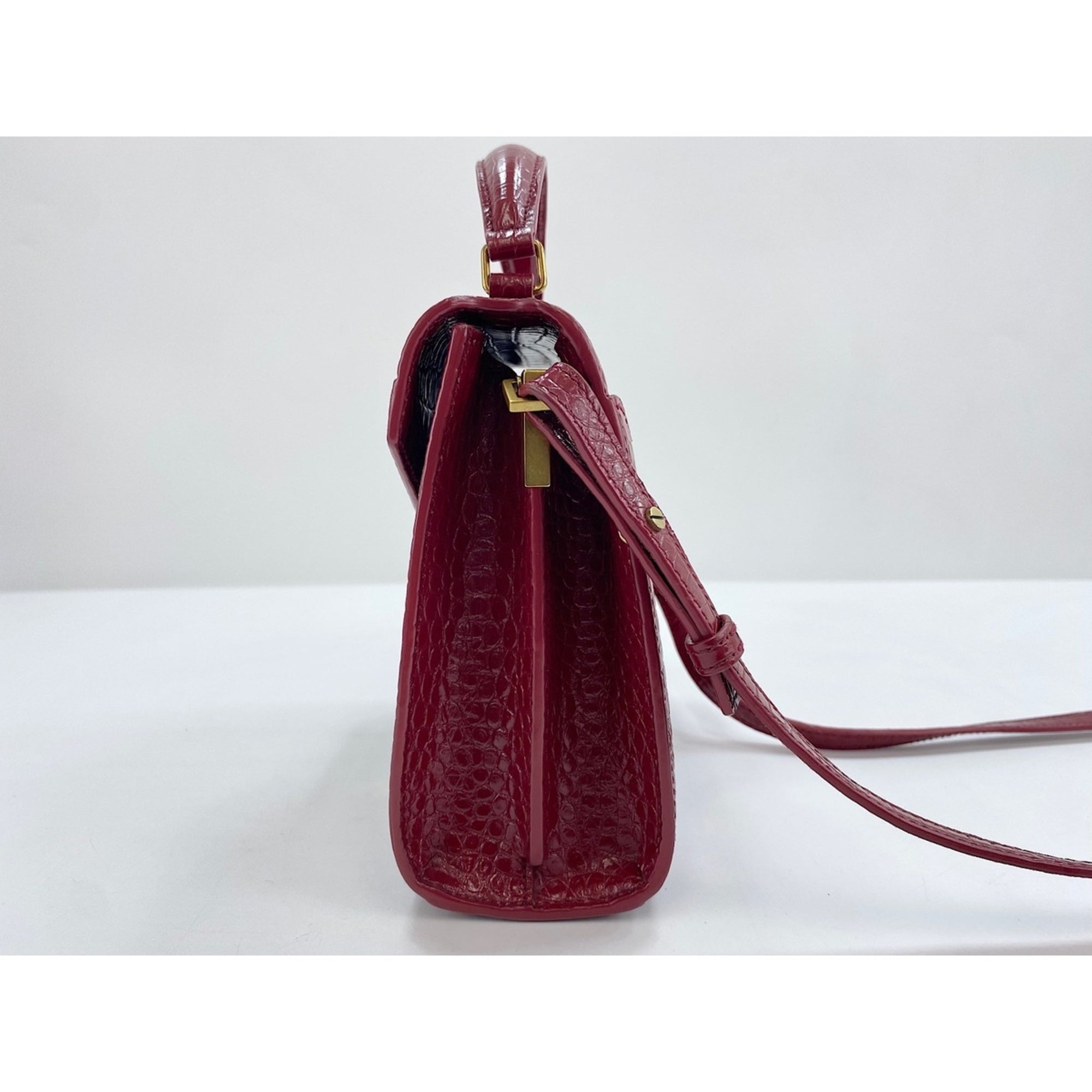 Yves Saint Laurent Red Color Leather Shoulder Bag (Pre-Owned)