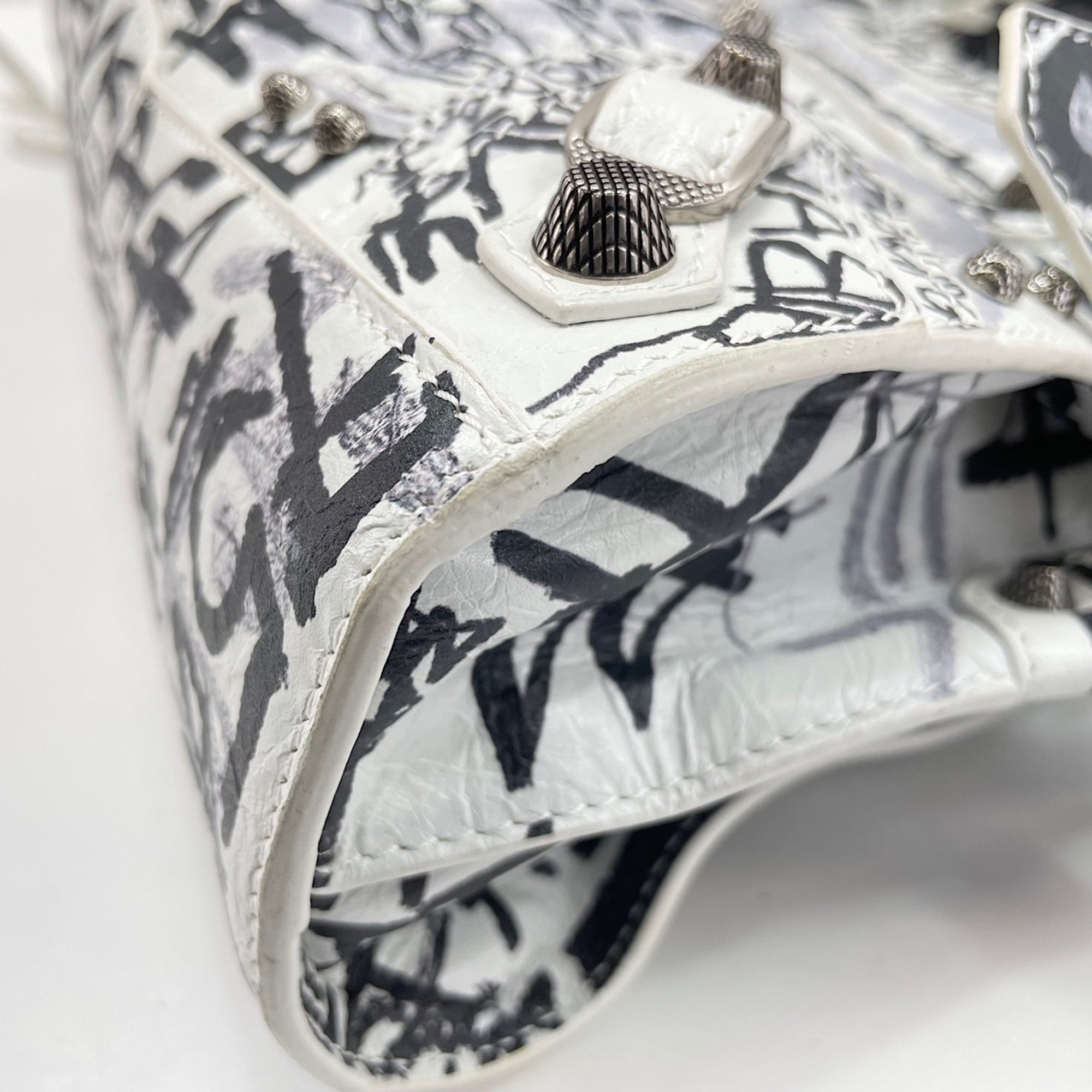 Balenciaga White Leather Handbag (Pre-Owned)