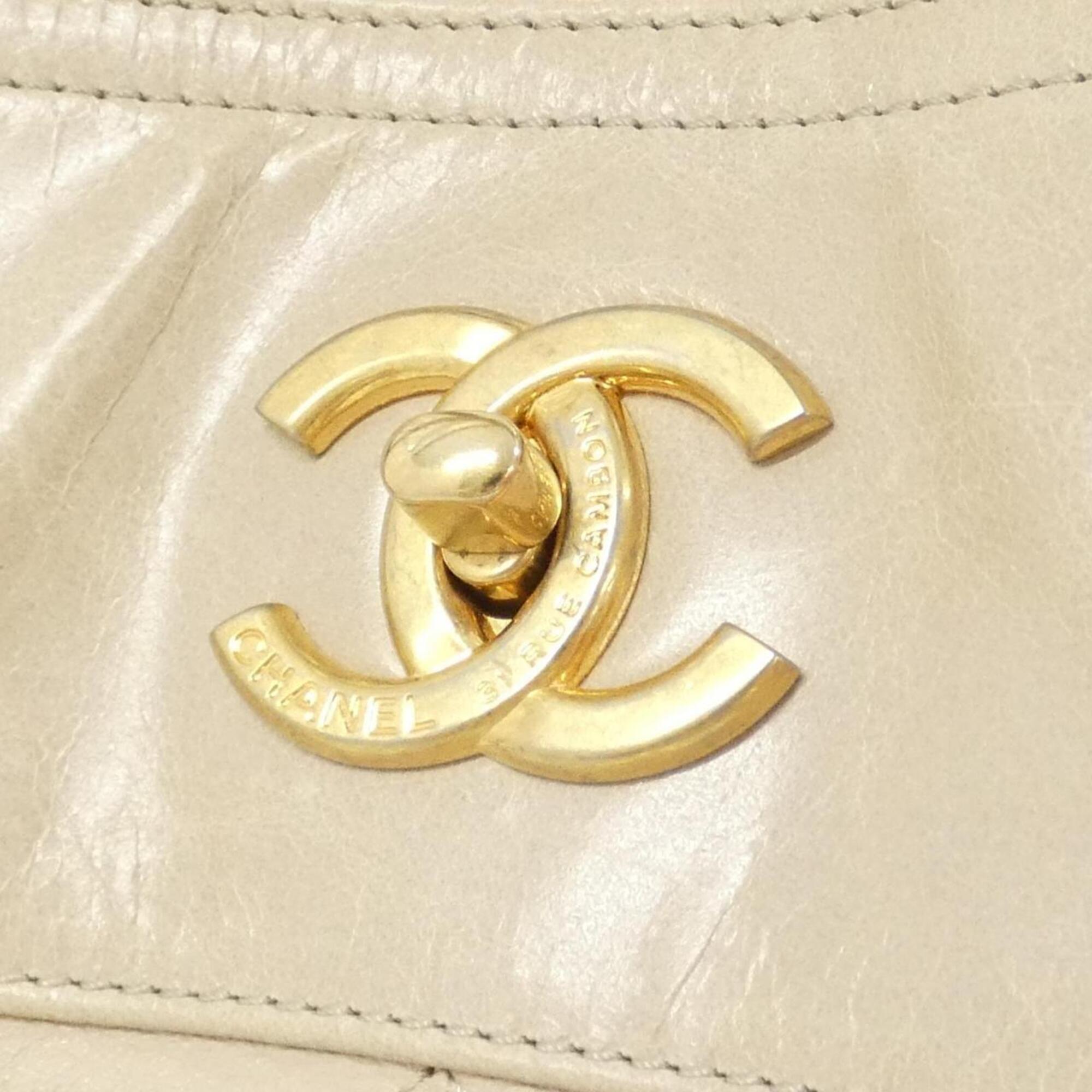 Chanel Beige Leather Handbag (Pre-Owned)