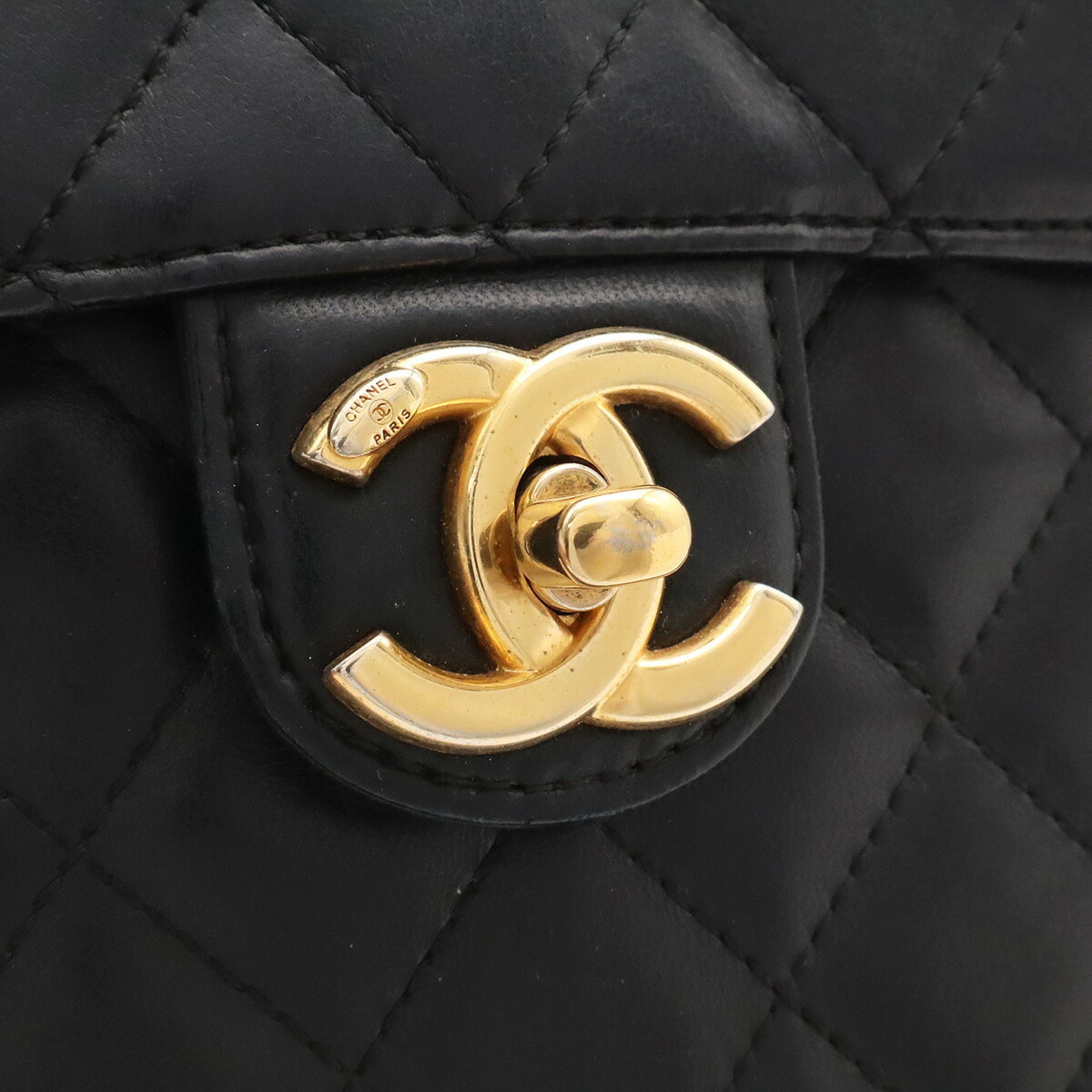 Chanel Black Leather Pochette Shoulder Bag (Pre-Owned)