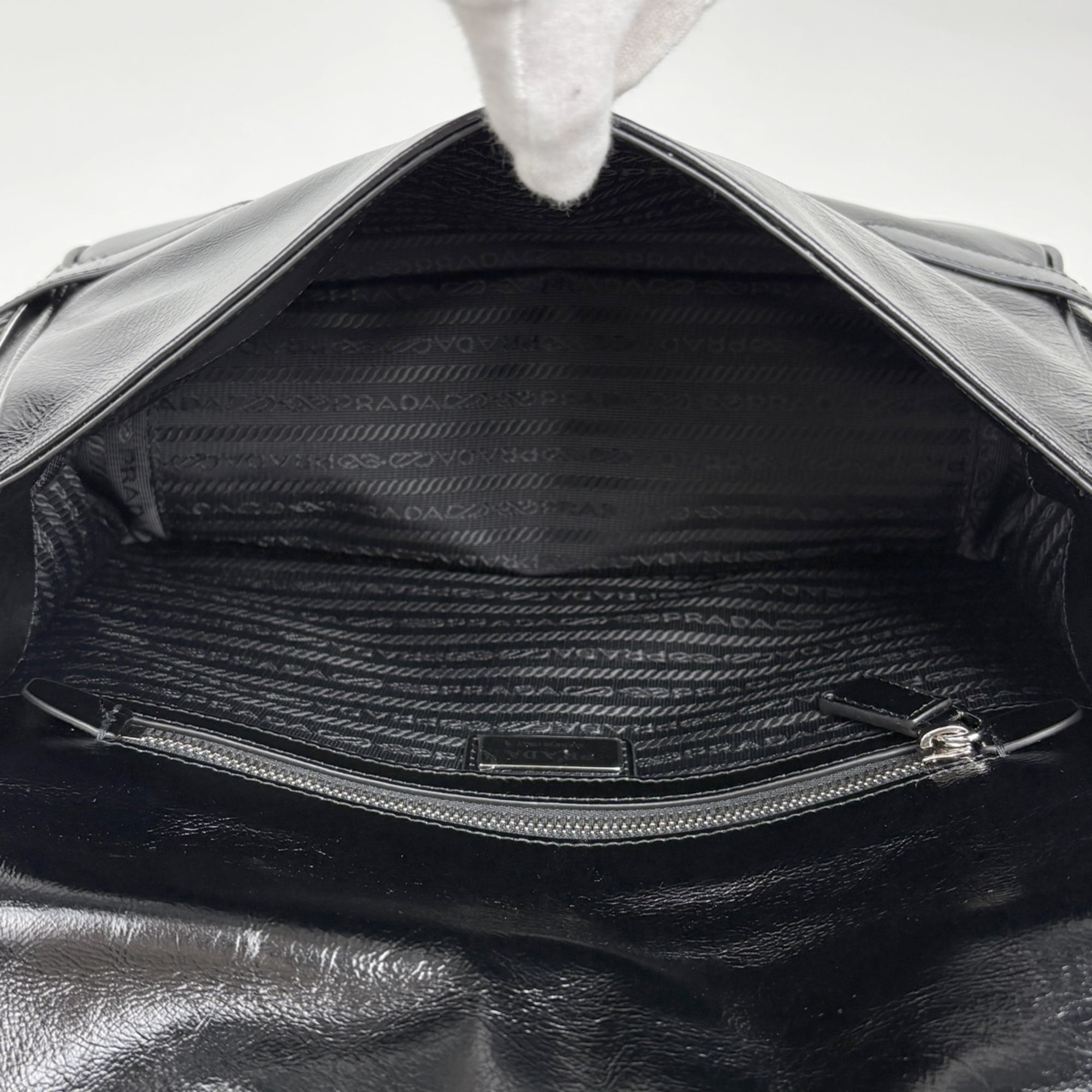 Prada Black Leather Shoulder Bag (Pre-Owned)
