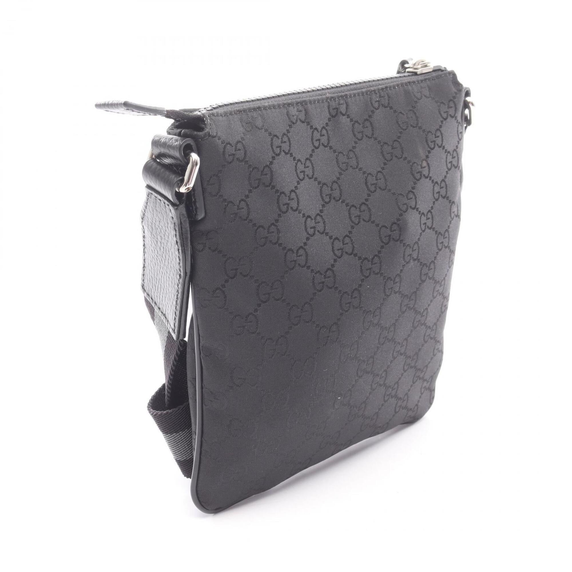 Gucci Black Nylon Leather Shoulder Bag (Pre-Owned)