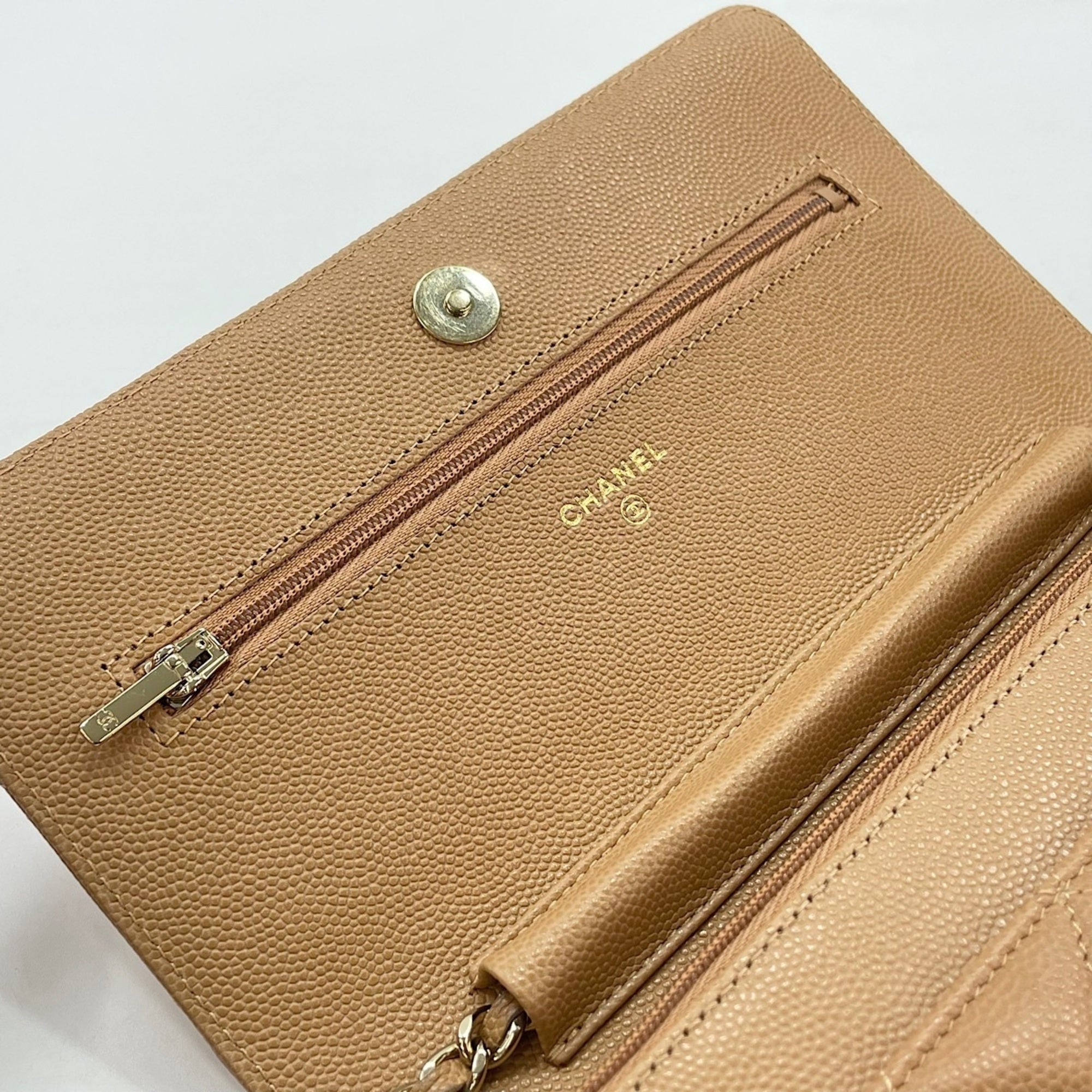 Chanel Beige Shoulder Bag (Pre-Owned)
