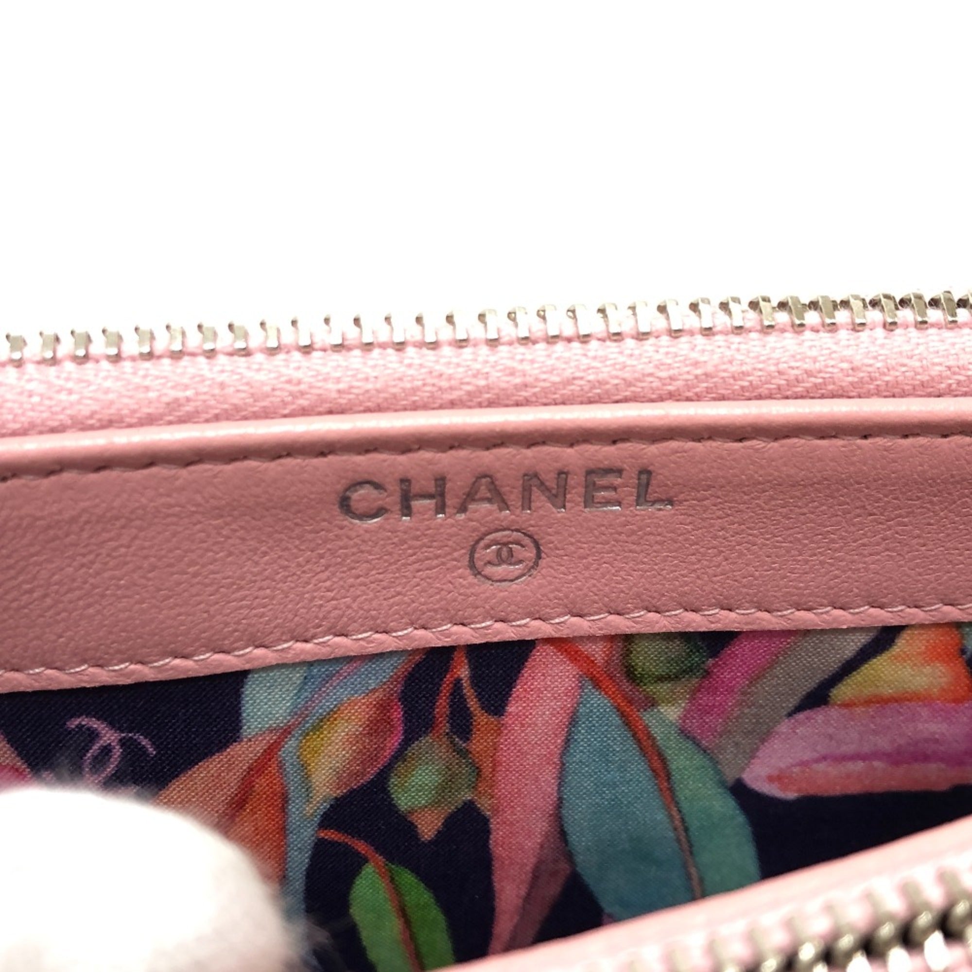 Chanel Pink Leather Shoulder Bag (Pre-Owned)