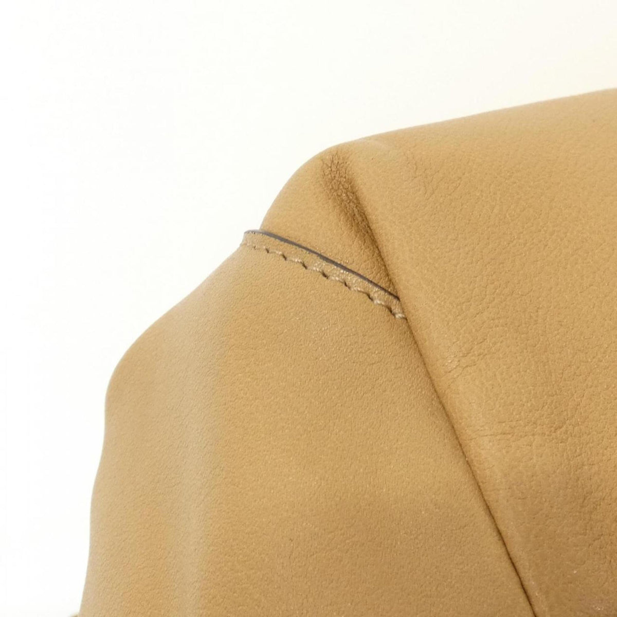 Fendi Beige Leather Shoulder Bag (Pre-Owned)