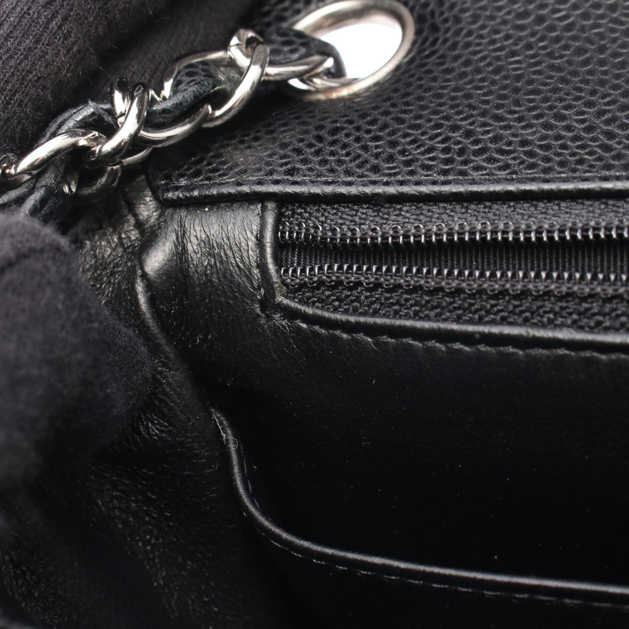 Chanel Black Leather Shoulder Bag (Pre-Owned)