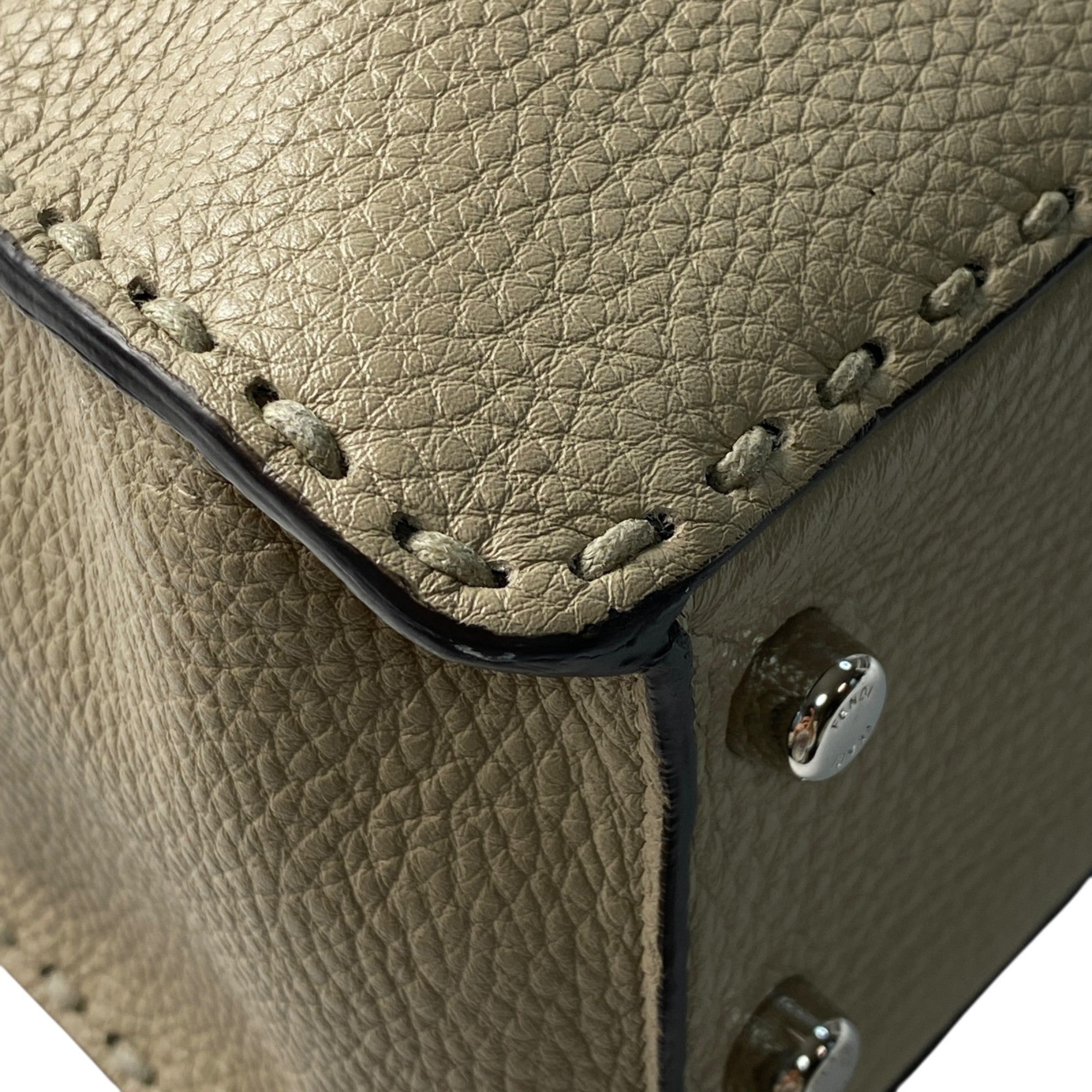 Fendi Beige Leather Shoulder Bag Tote Bag (Pre-Owned)