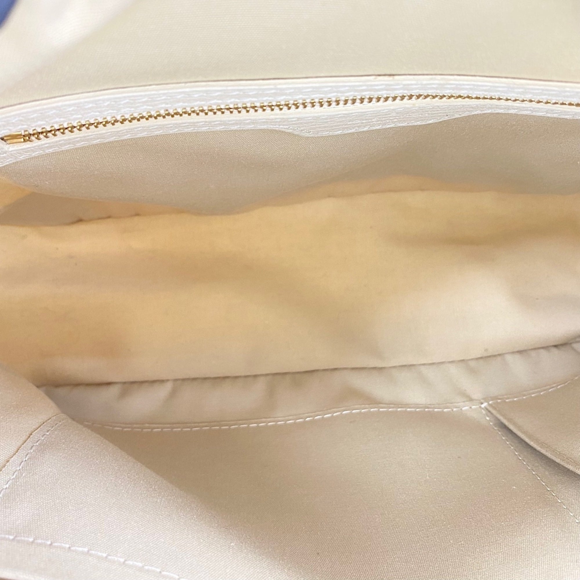Louis Vuitton Beige Shoulder Bag (Pre-Owned)
