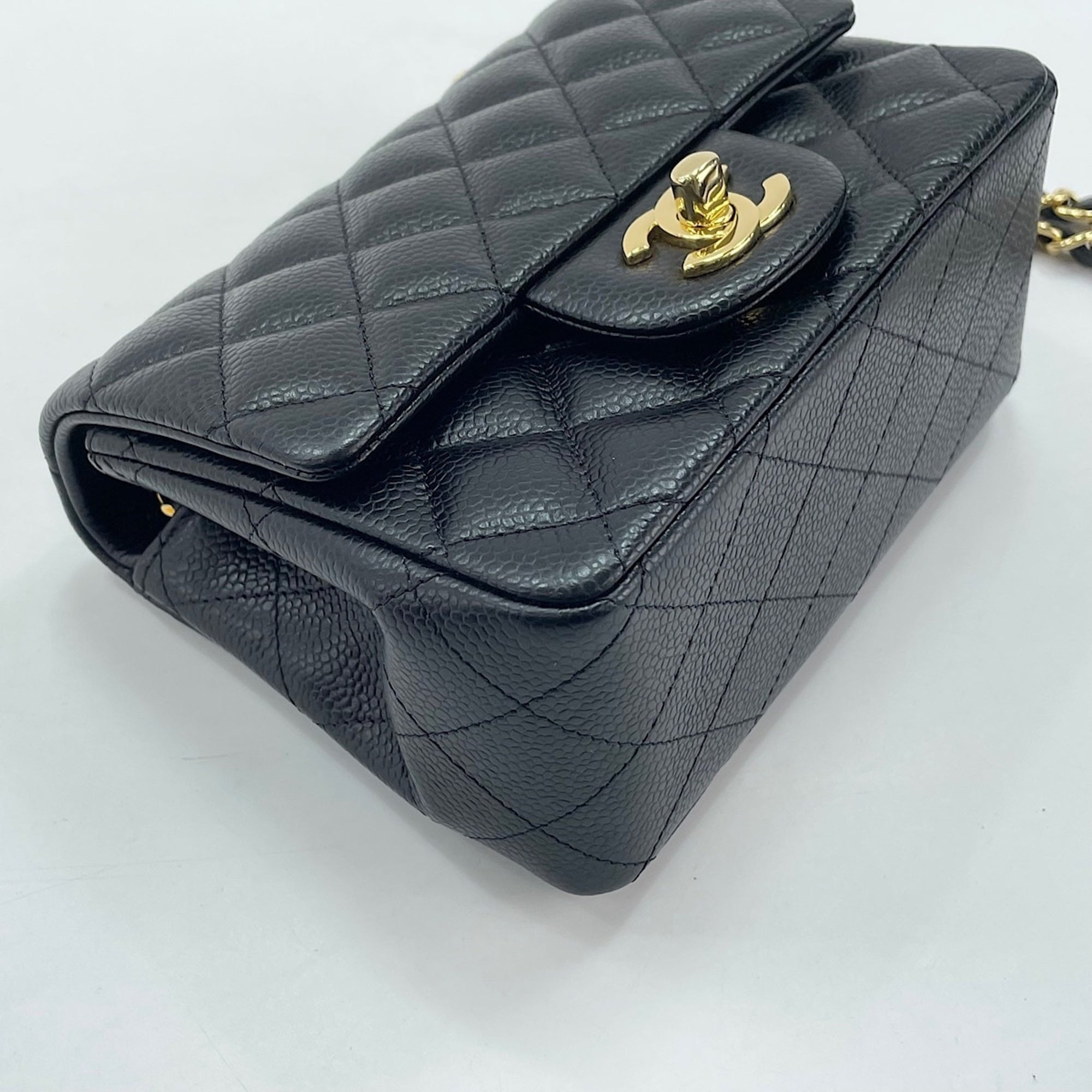 Chanel Black Shoulder Bag (Pre-Owned)